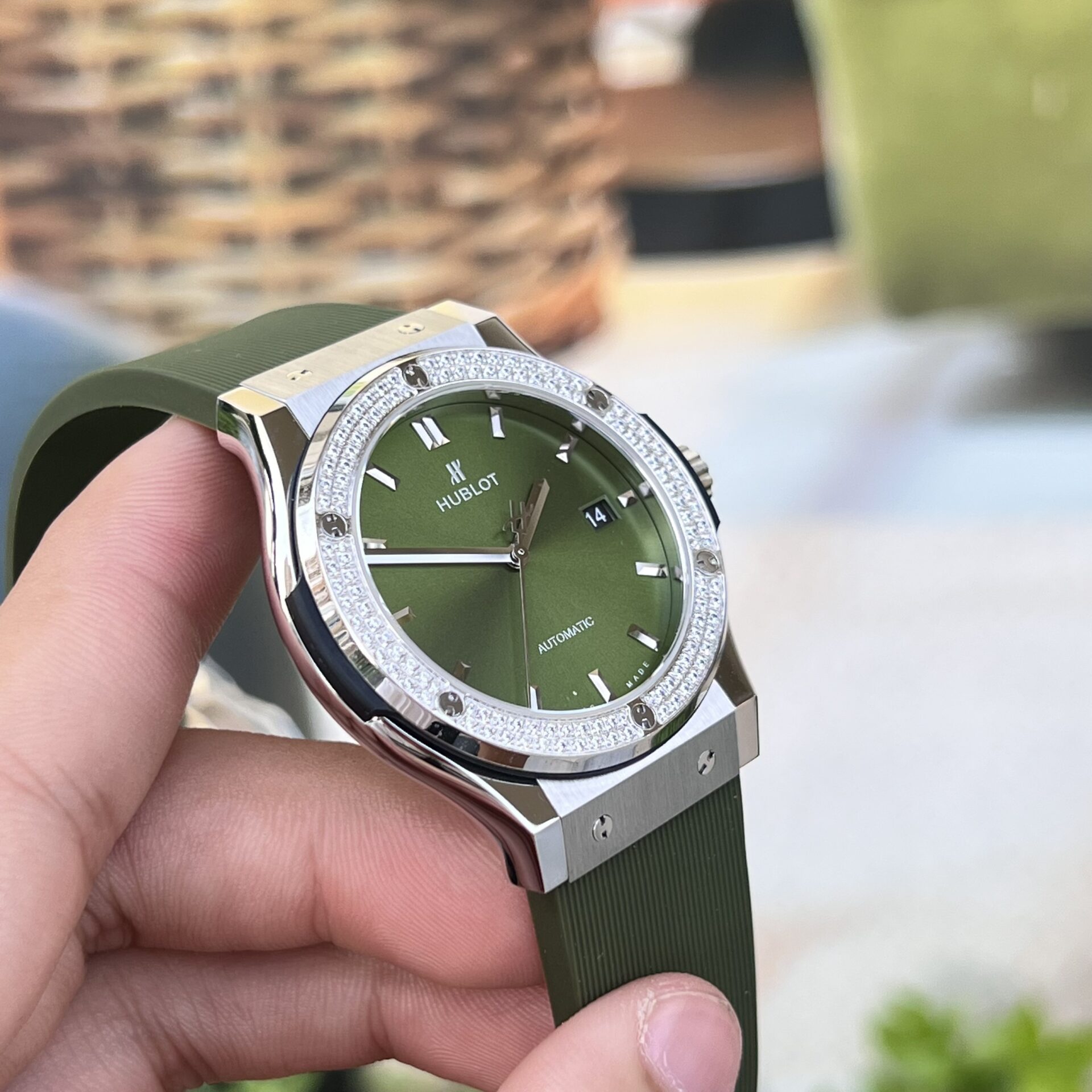 Hublot Classic Fusion Replica Watch Green Dial With Stone JJ+ 42mm - Top club