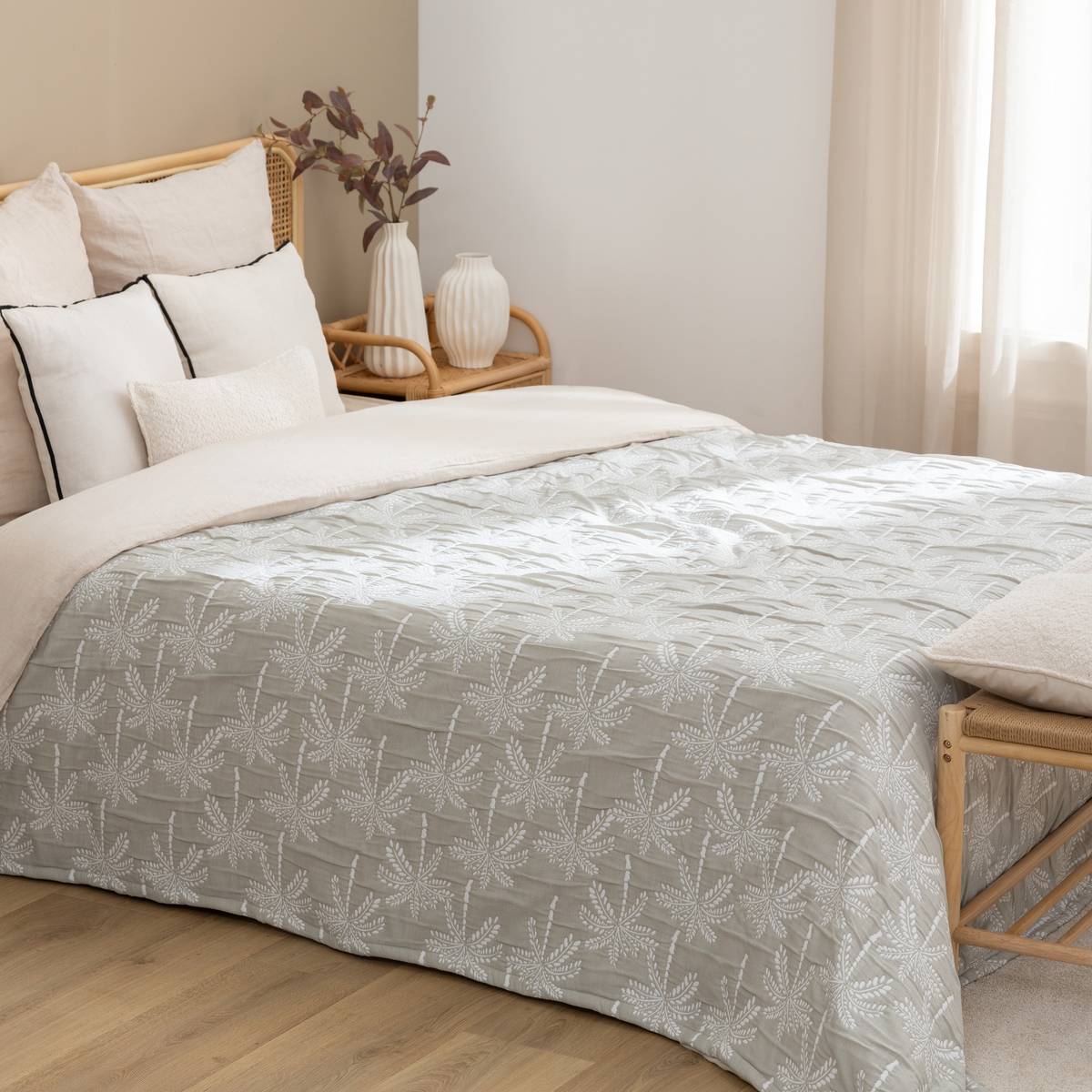 Bedspread "Nuvia" Celadon Green, 260x240 cm