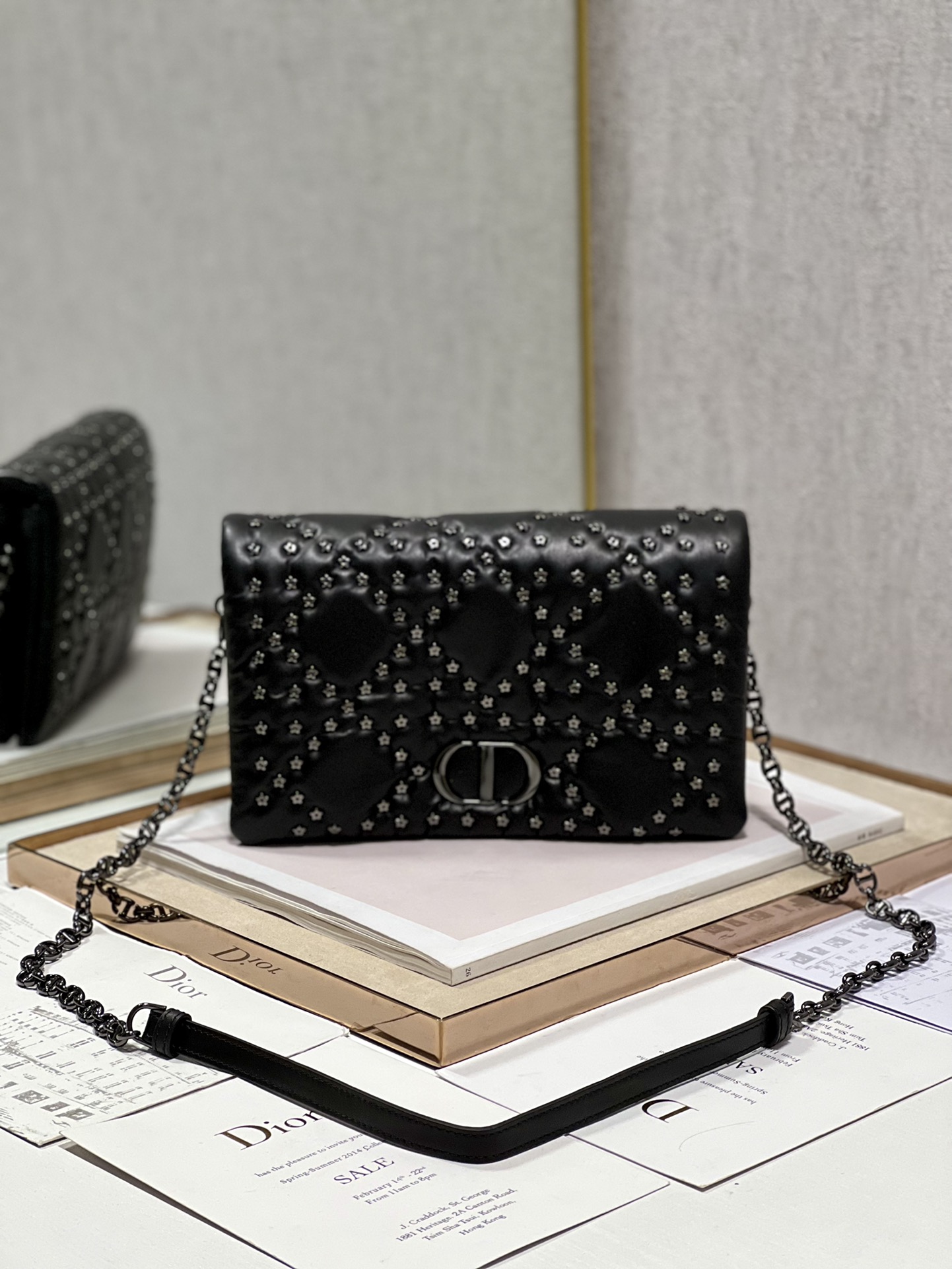 Caro Macrocannage Pouch Black/White For Women 7.5in/19.5cm S5135BNHH_M9001:1High-quality replica