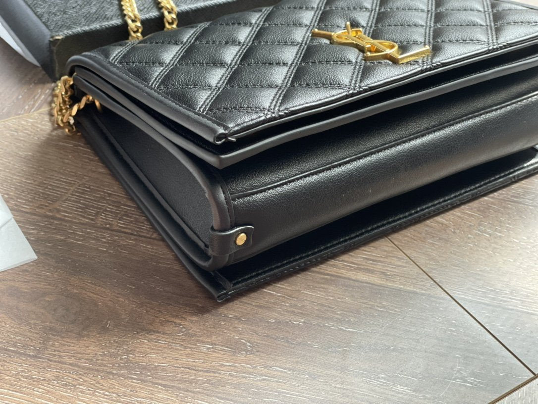 TO – Luxury Edition Bags SLY 1711:1High-quality replica