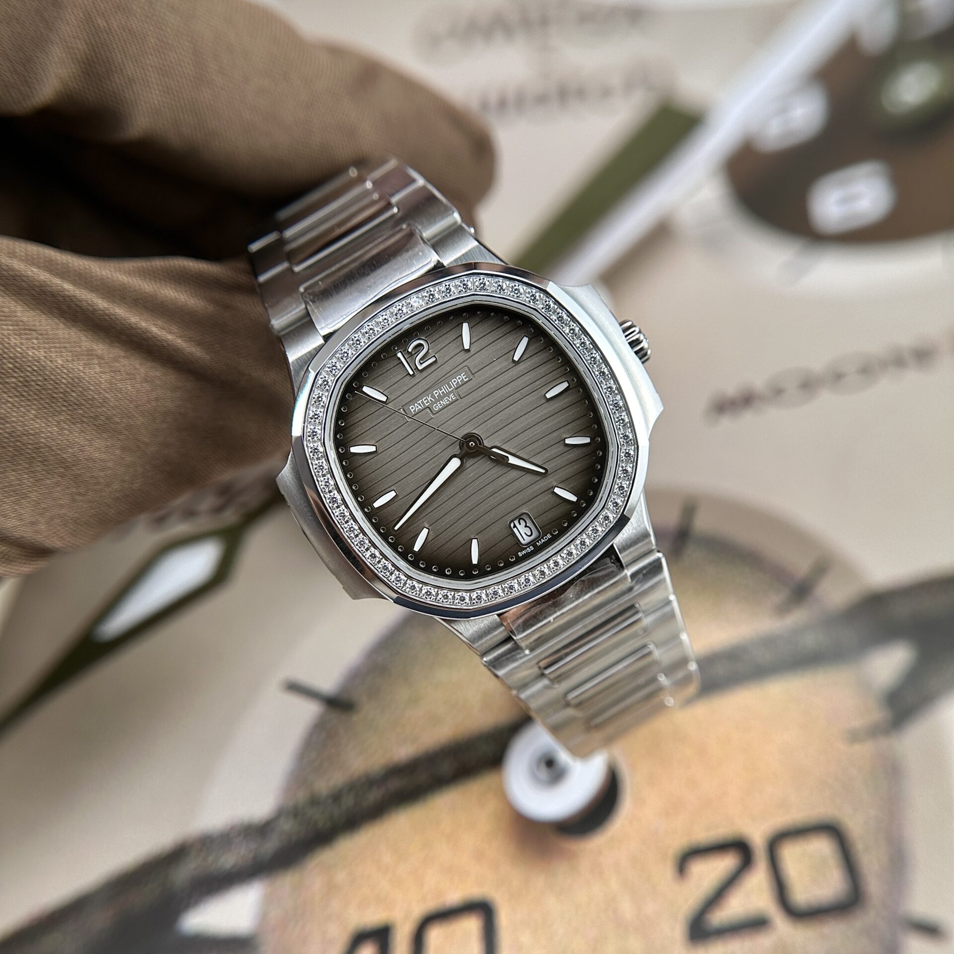 Patek Philippe Nautilus 7118 Replica Watch Grey Dial 3K Factory 35.2mm - Elite Watch Atelier
