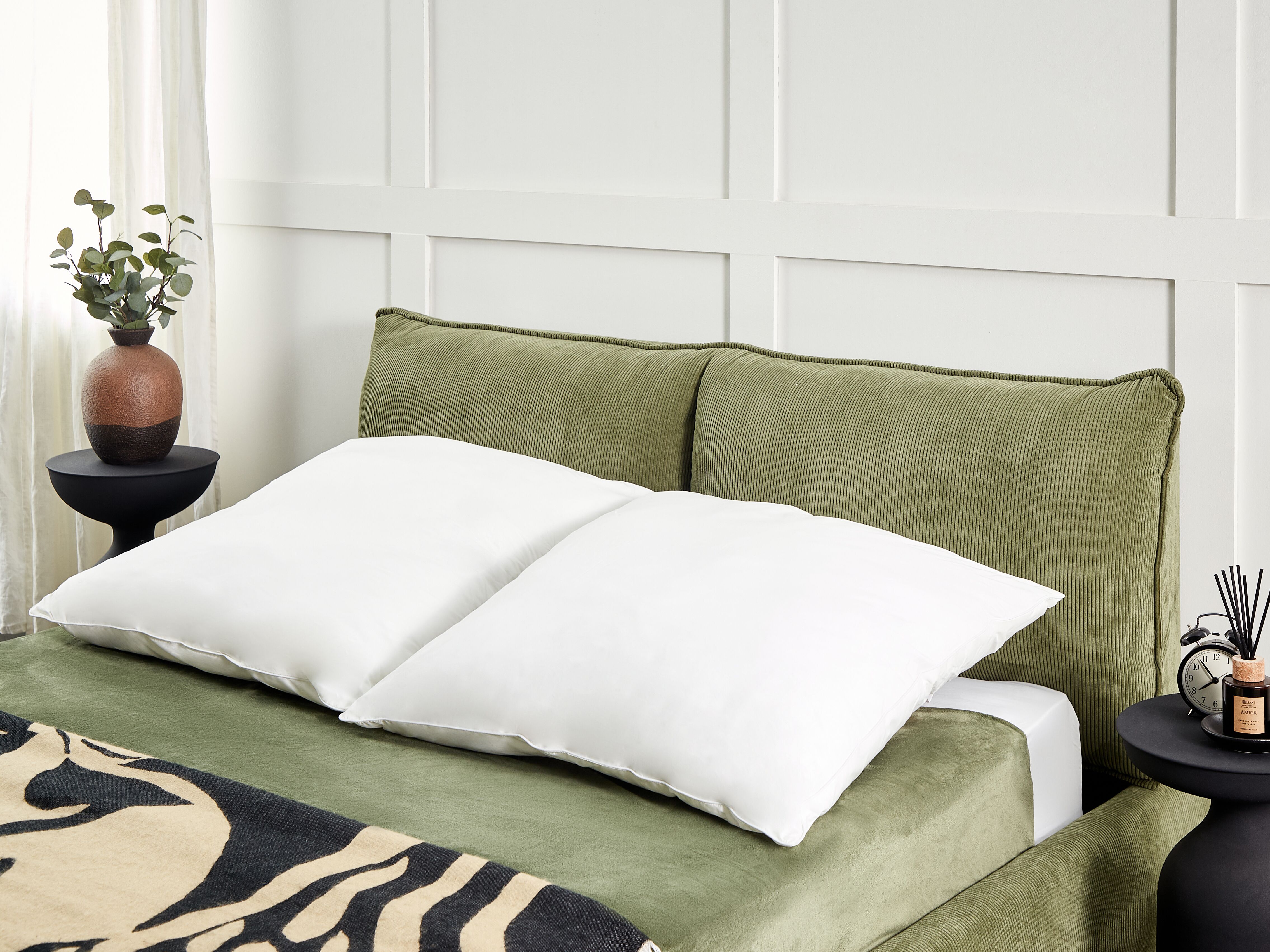 Set of 2 Pillows TRIGLAV Low Polyester 80 x 80 cm White