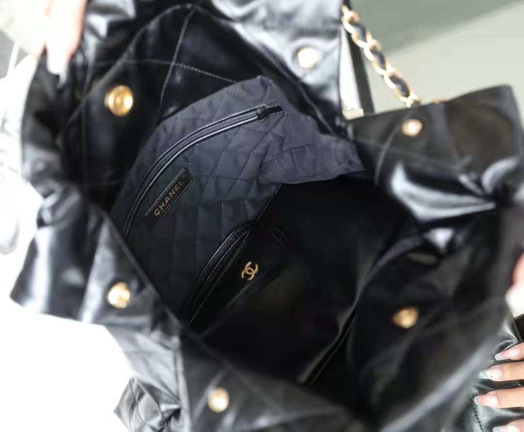Chanel 22 Medium