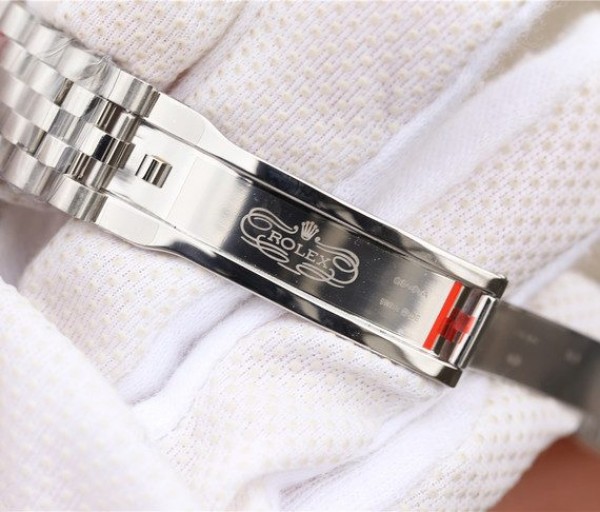 Replica Rolex DateJust 41mm 126334 Fluted Bezel Blue Dial Diamonds Markers Bracelet A3235 - Top club
