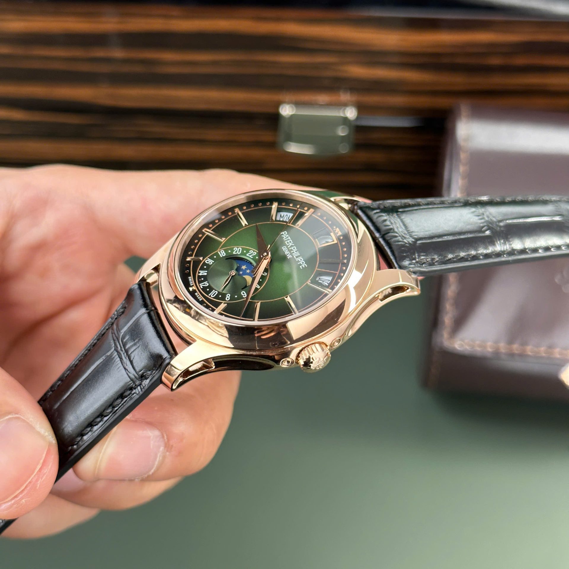 Patek Philippe Complications 5205 Replica 11 Watch Green Dial KM Factory 40mm - Top club