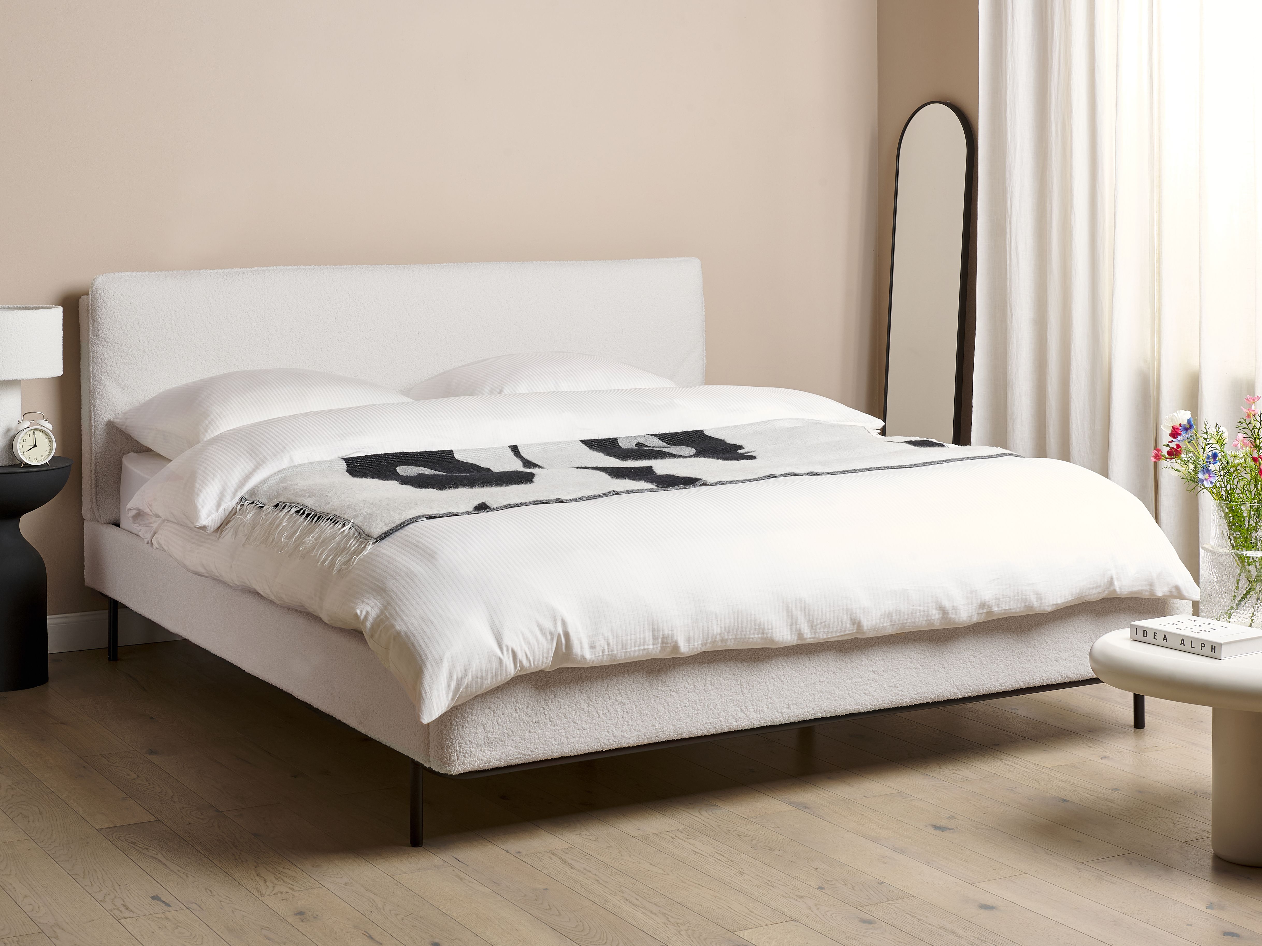 Bed Boucle CORIO 180 x 200 cm (EU Super King) Off-White