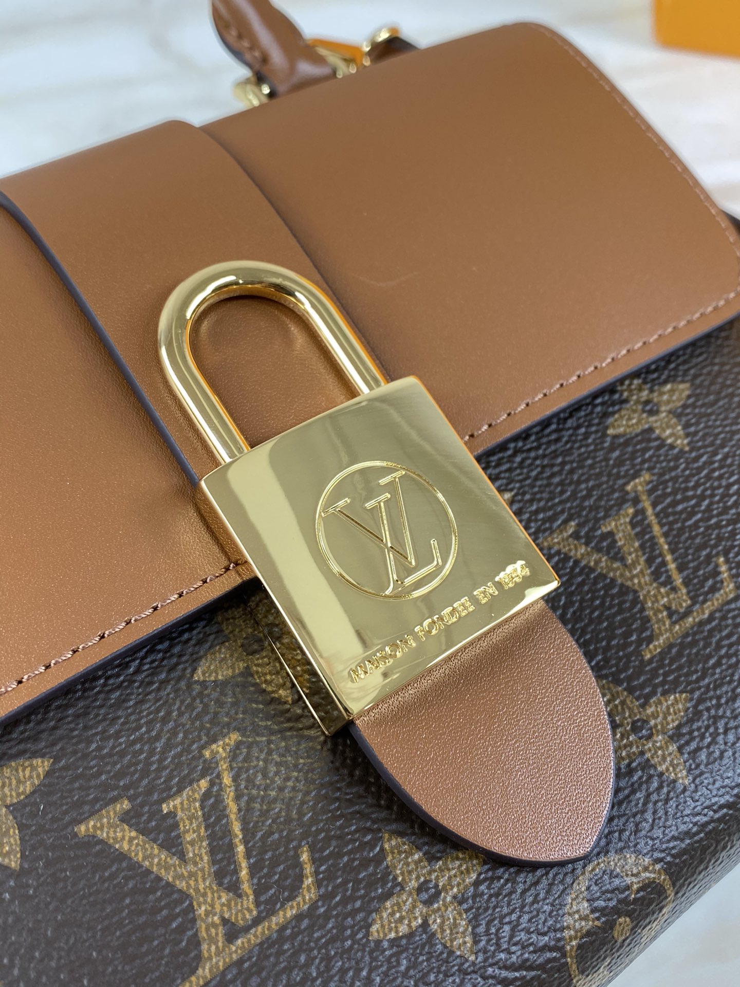 Louis Vuitton Locky BB M446541:1High-quality replica
