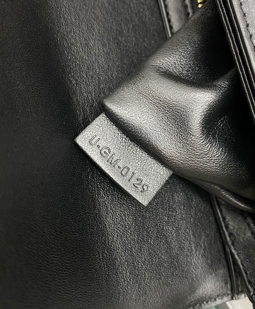 Celine Teen Triomphe Bag In Shiny Calfskin Black1:1High-quality replica