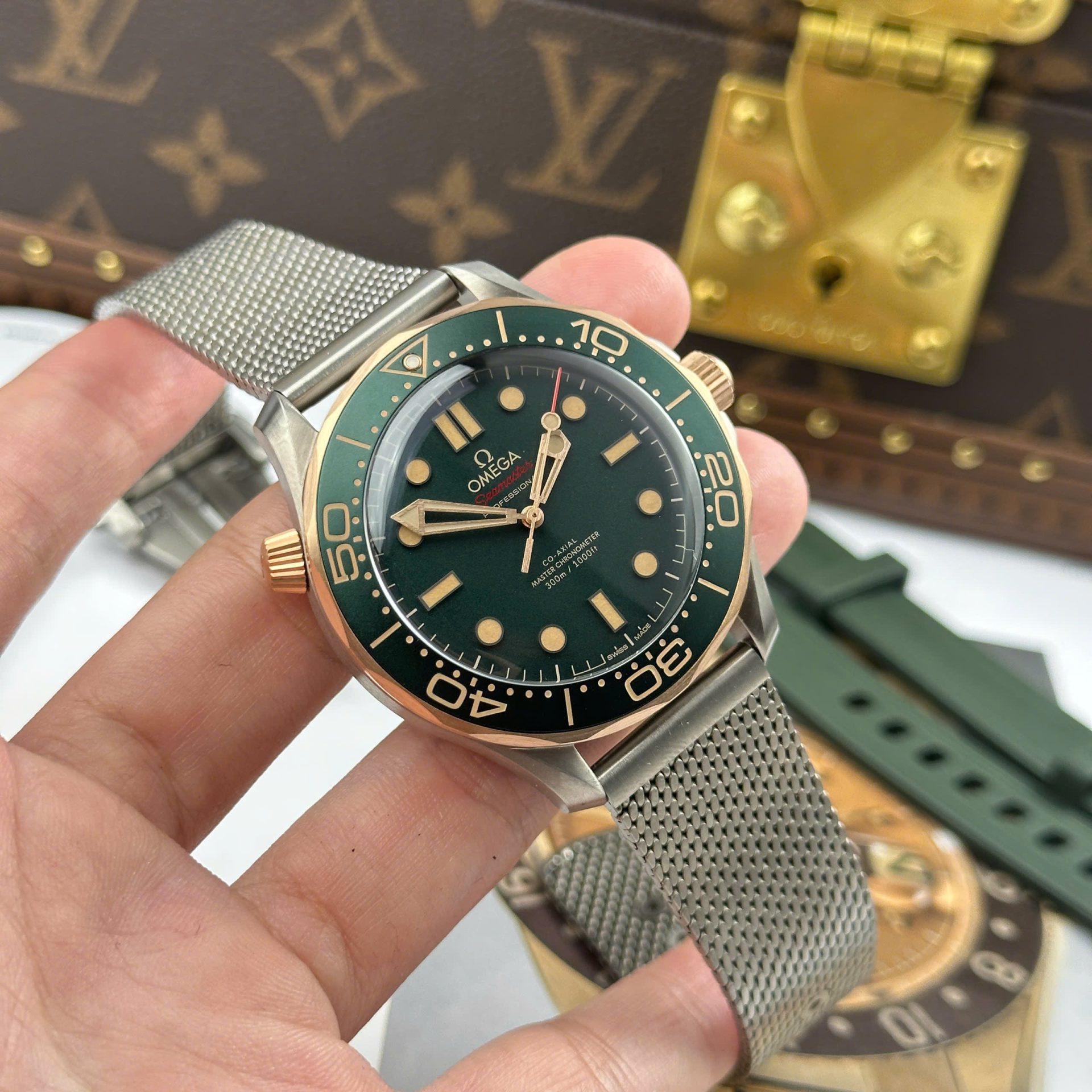 Omega Seamaster Driver 300 Replica Watch Green Dial Demi Bezel Full Set VS Factory 42mm - Top club