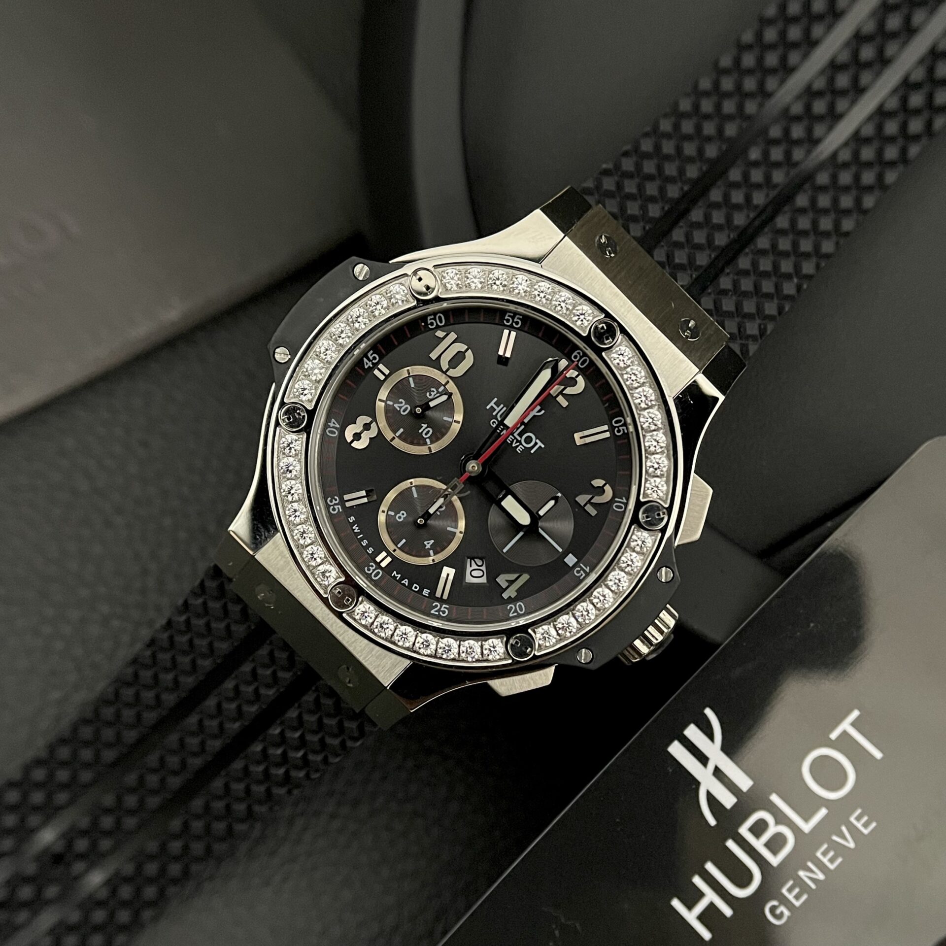 Hublot Replica 1:1 Watch Big Bang Chronograph With Diamond Bezel 44mm - Elite Watch Atelier