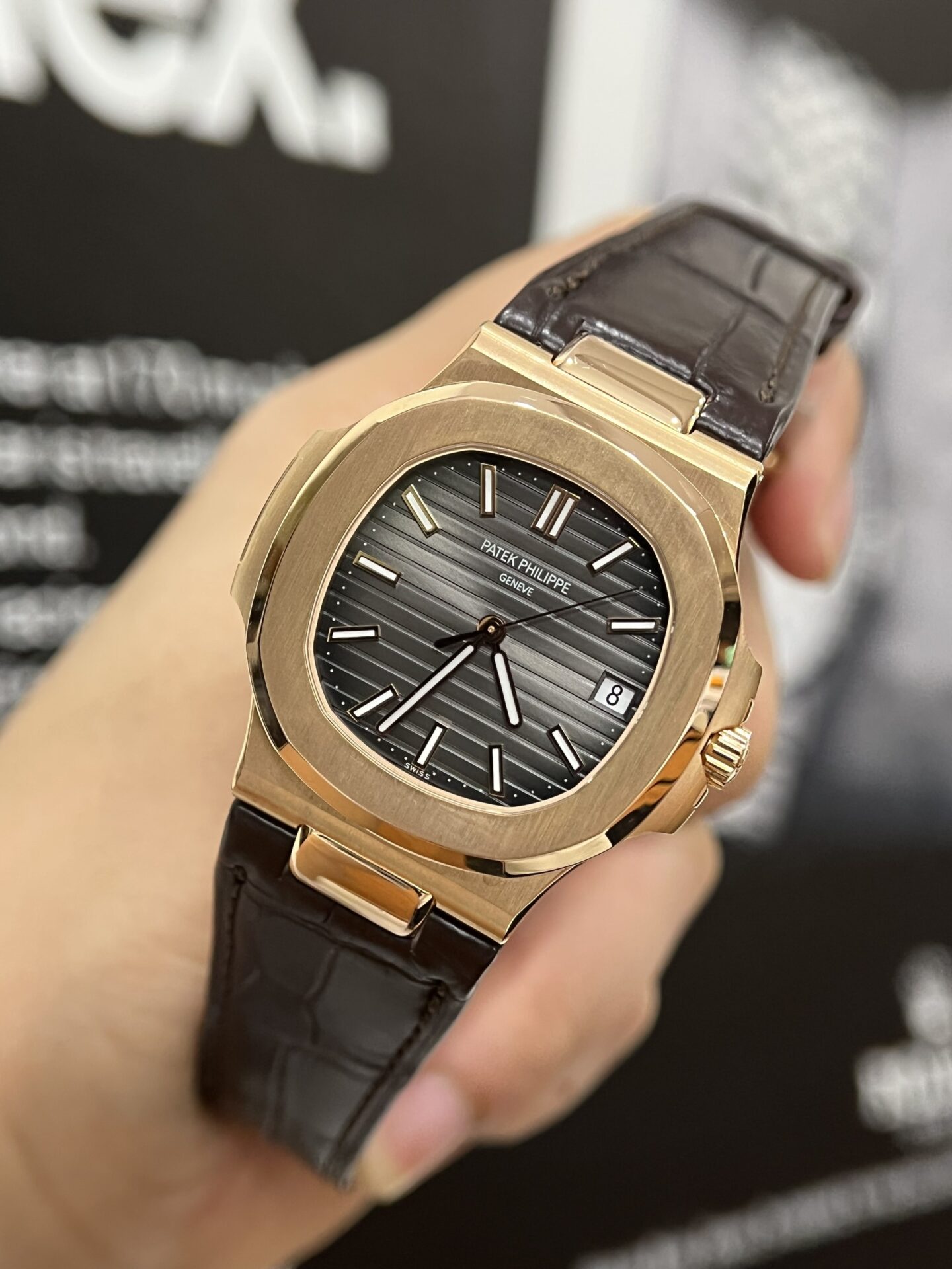 Patek Philippe Nautilus 5711 Replica Watch Gold Wrapped 3K Factory 40mm - Top club