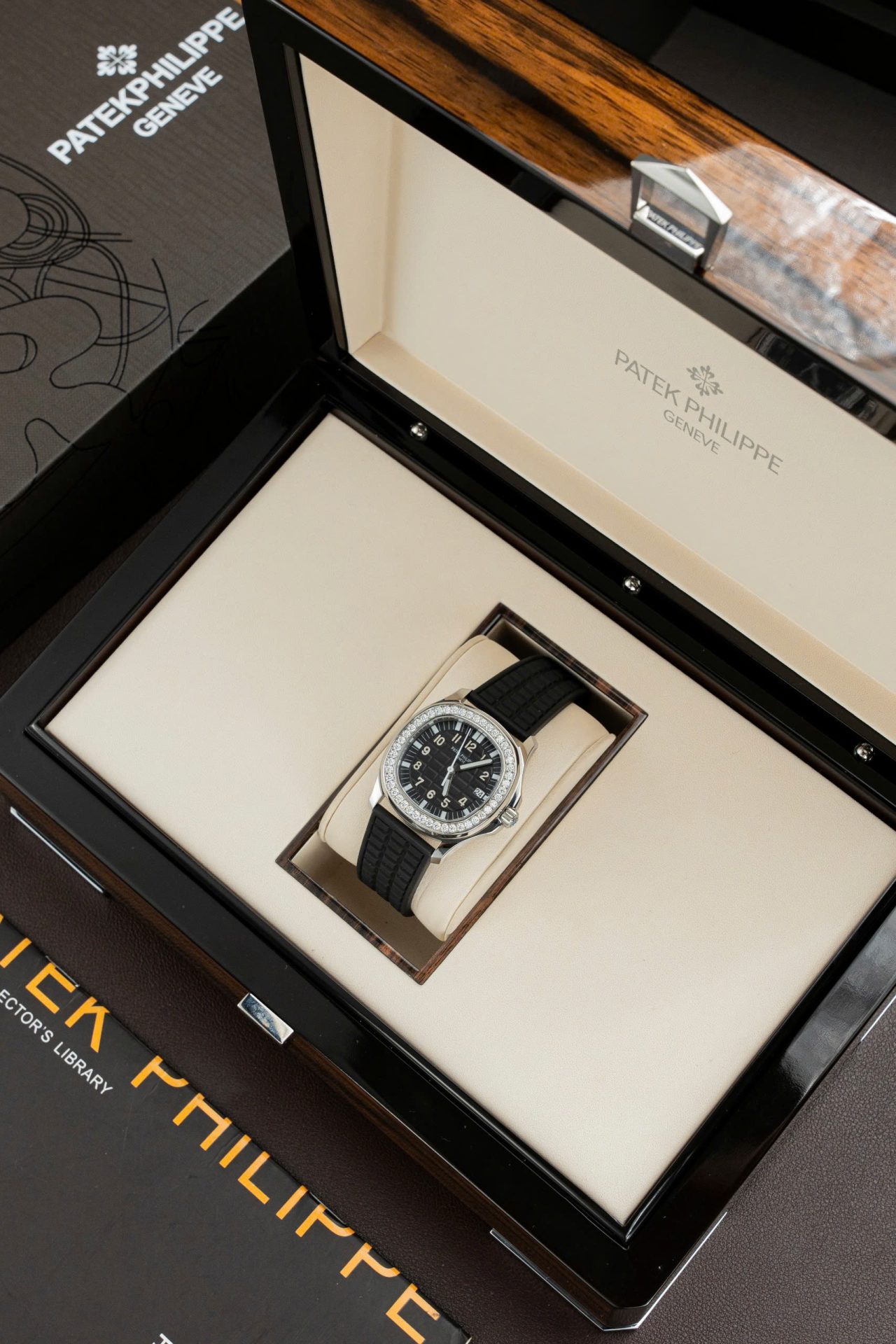 Patek Philippe Aquanaut 5067 Replica Watches Bezel Moissanite Diamonds PPF Factory 35.6mm - Elite Watch Atelier