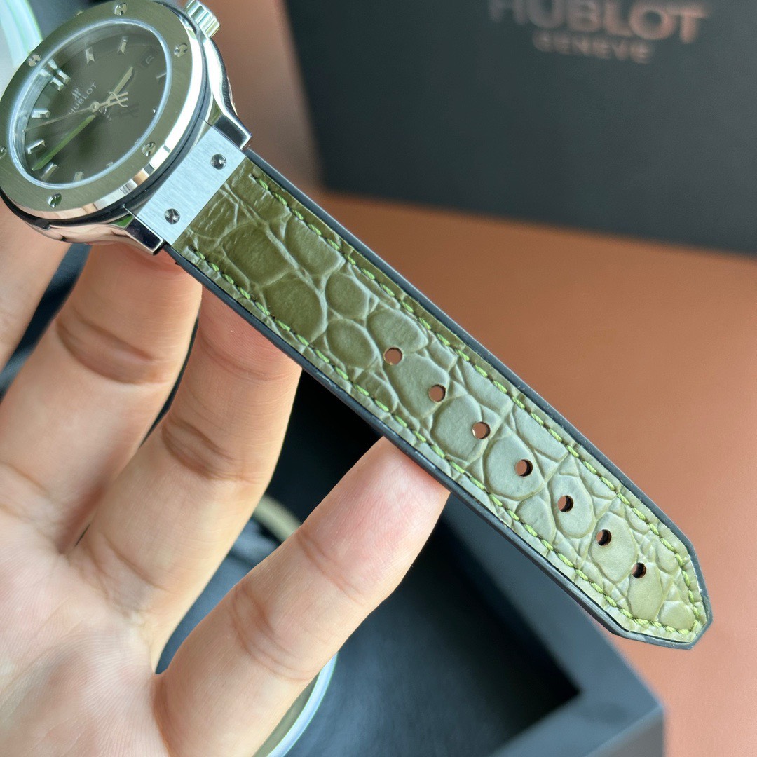 Hublot Replica 1:1 Watch Classic Fusion Women s Battery Swiss 33mm - Elite Watch Atelier
