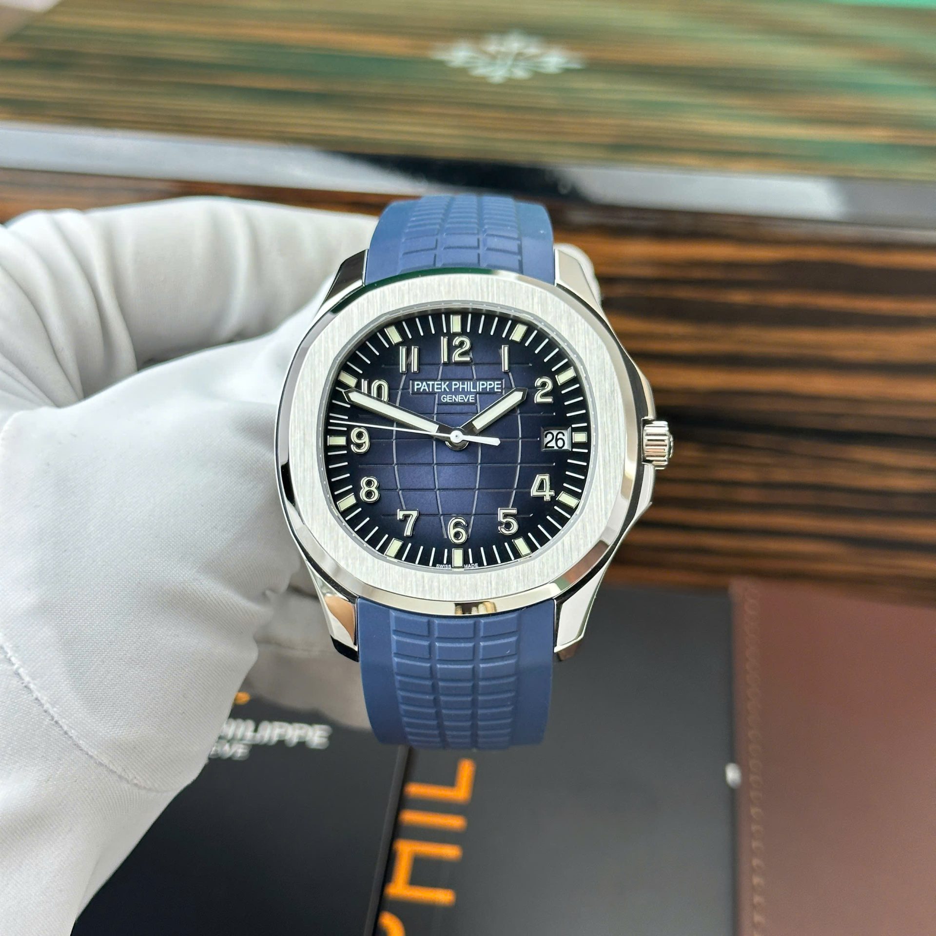 Patek Philippe Aquanaut 5168G Blue Dial Best Replica Watch Custom Like Auth 42.2mm - Elite Watch Atelier