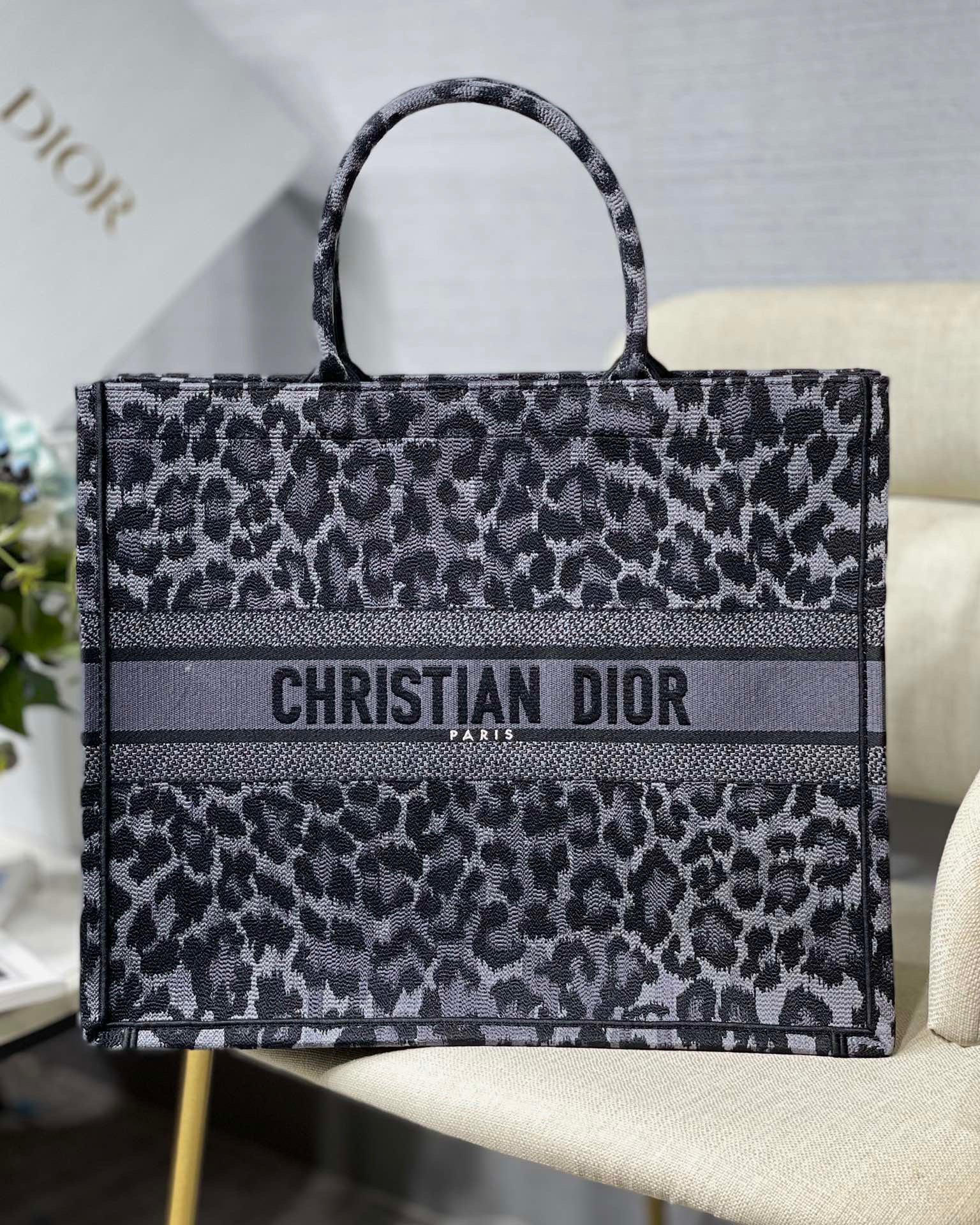 Christian Dior Large Dior Book Tote Gray Multicolor , For Women, Women’s Handbags 16.5in/42cm CD M1286ZRHM_M8421:1High-quality replica