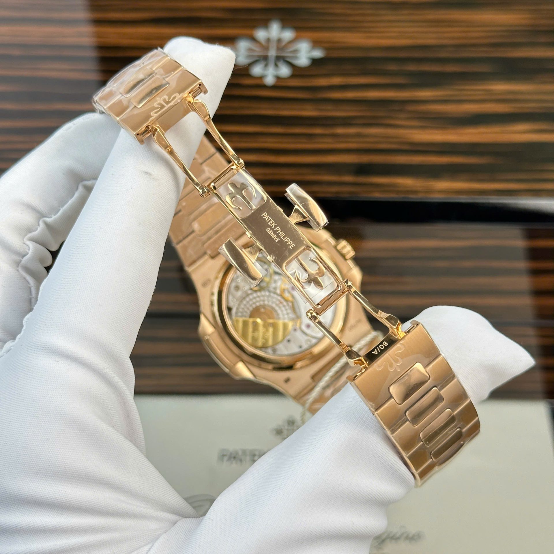 Patek Philippe Nautilus 5712R Good Imtation Watches Gray Dial Metal Wire PPF Factory Version 3 40mm - Top club