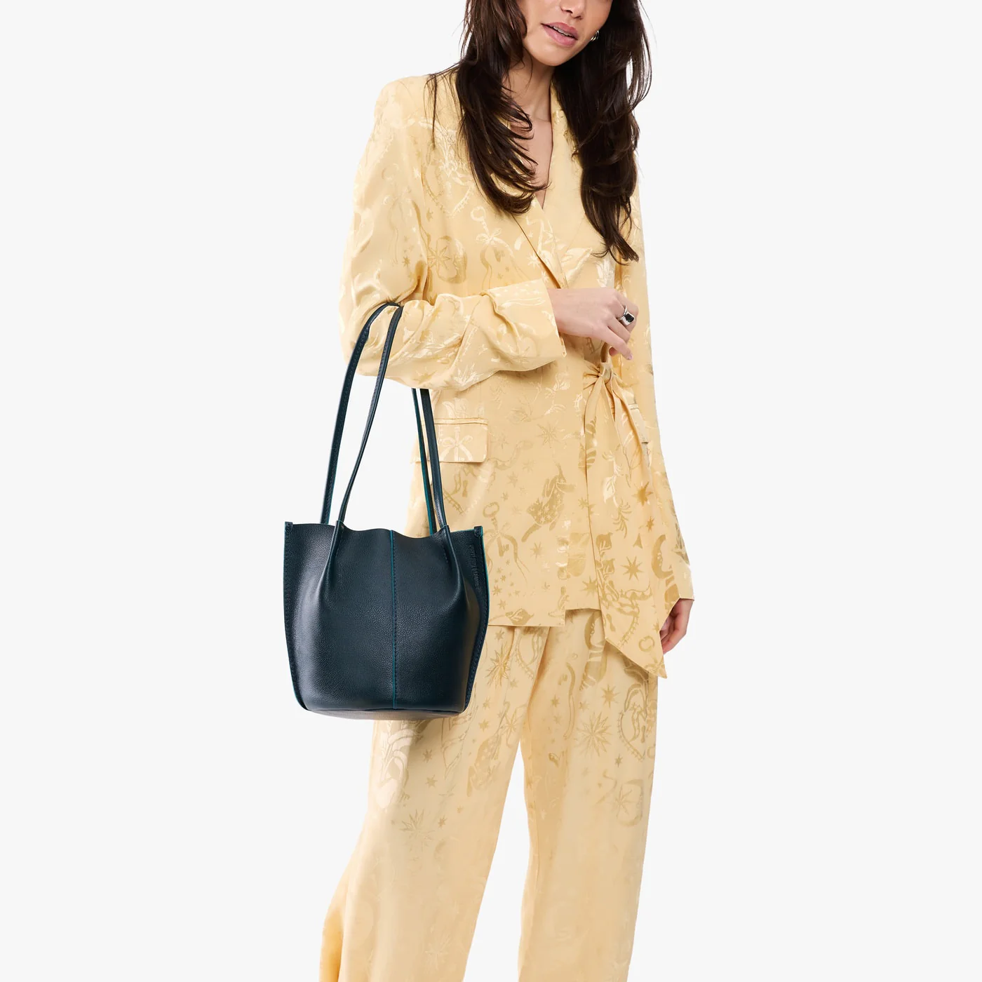 Devan Bucket Tote