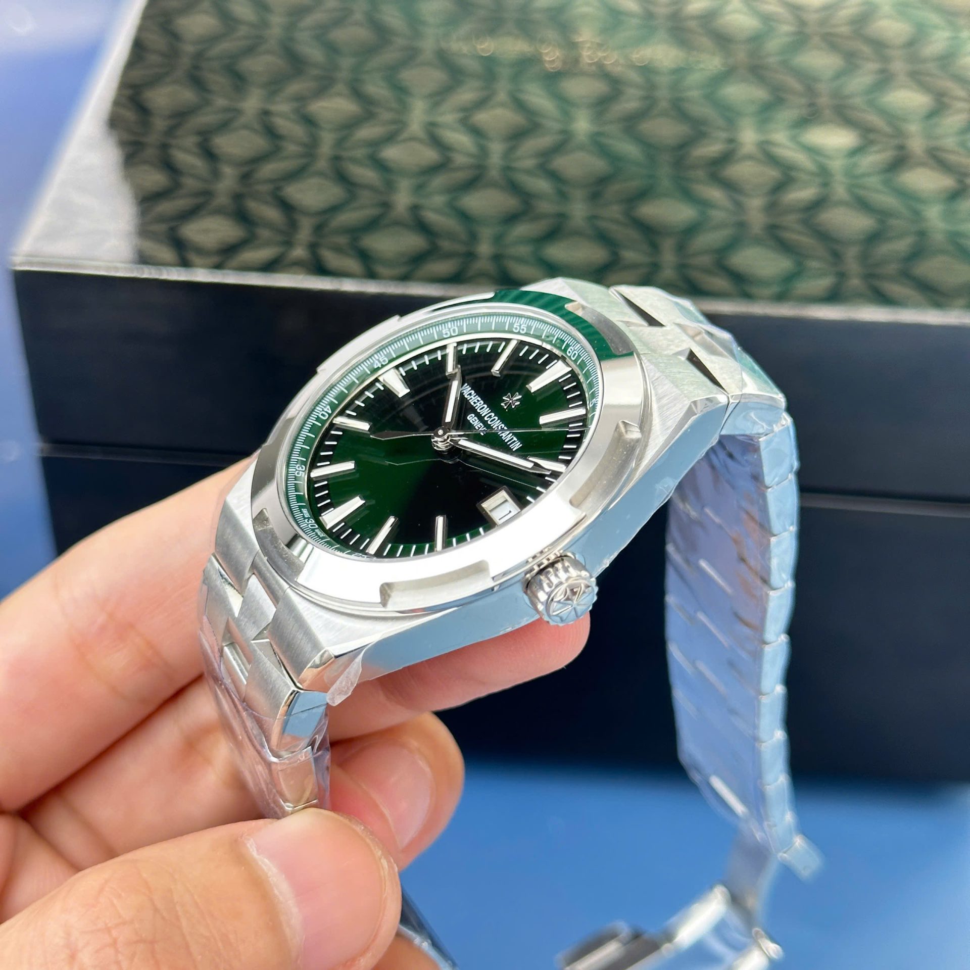 Vacheron Constantin Overseas 4500V Replica High-class Watch Green Dial PPF Factory 41mm - Top club