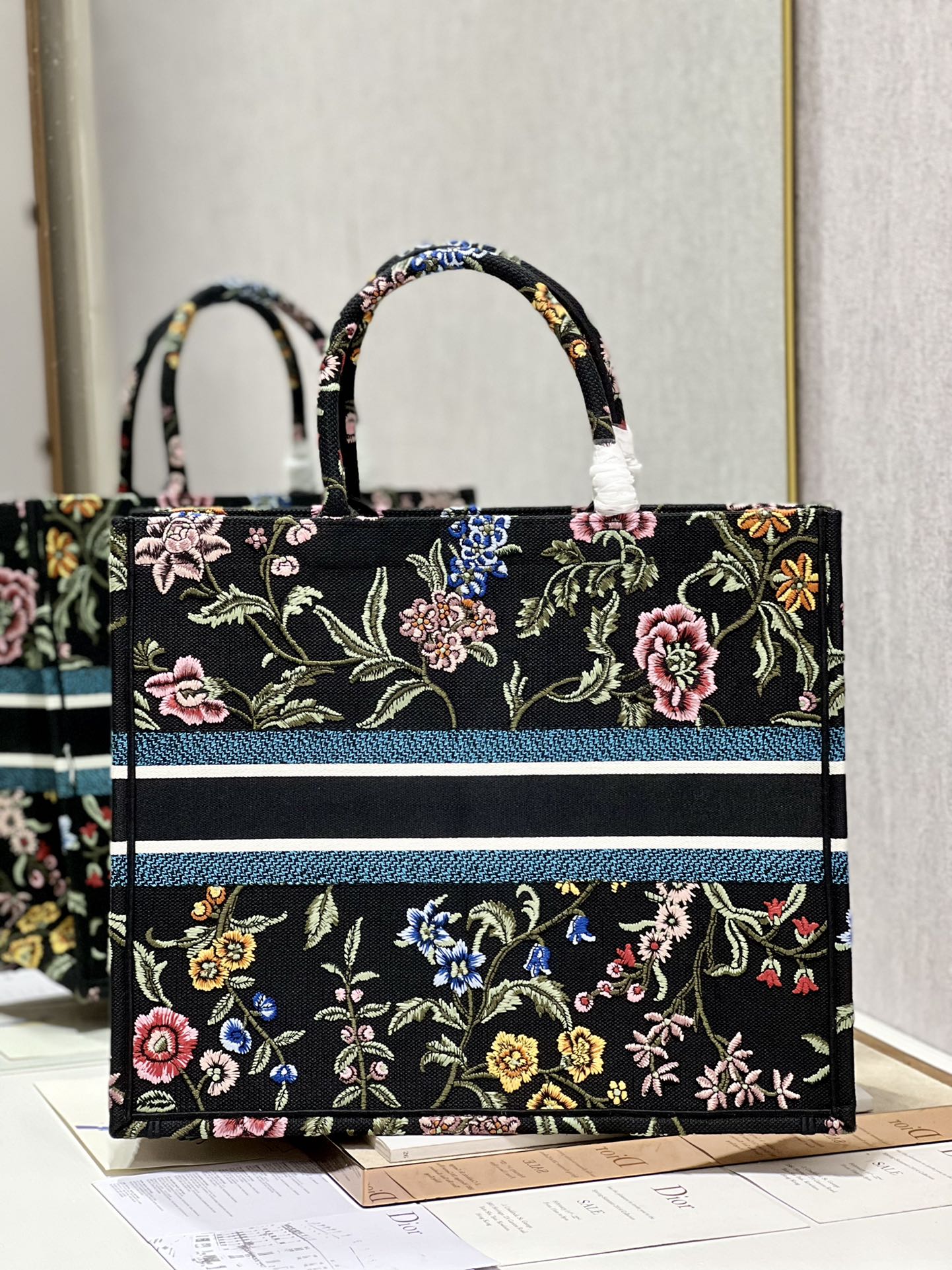 Large Dior Tote Bag Black/White For Women 16.5 in/ 42cm M1286ZEAU_M9111:1High-quality replica