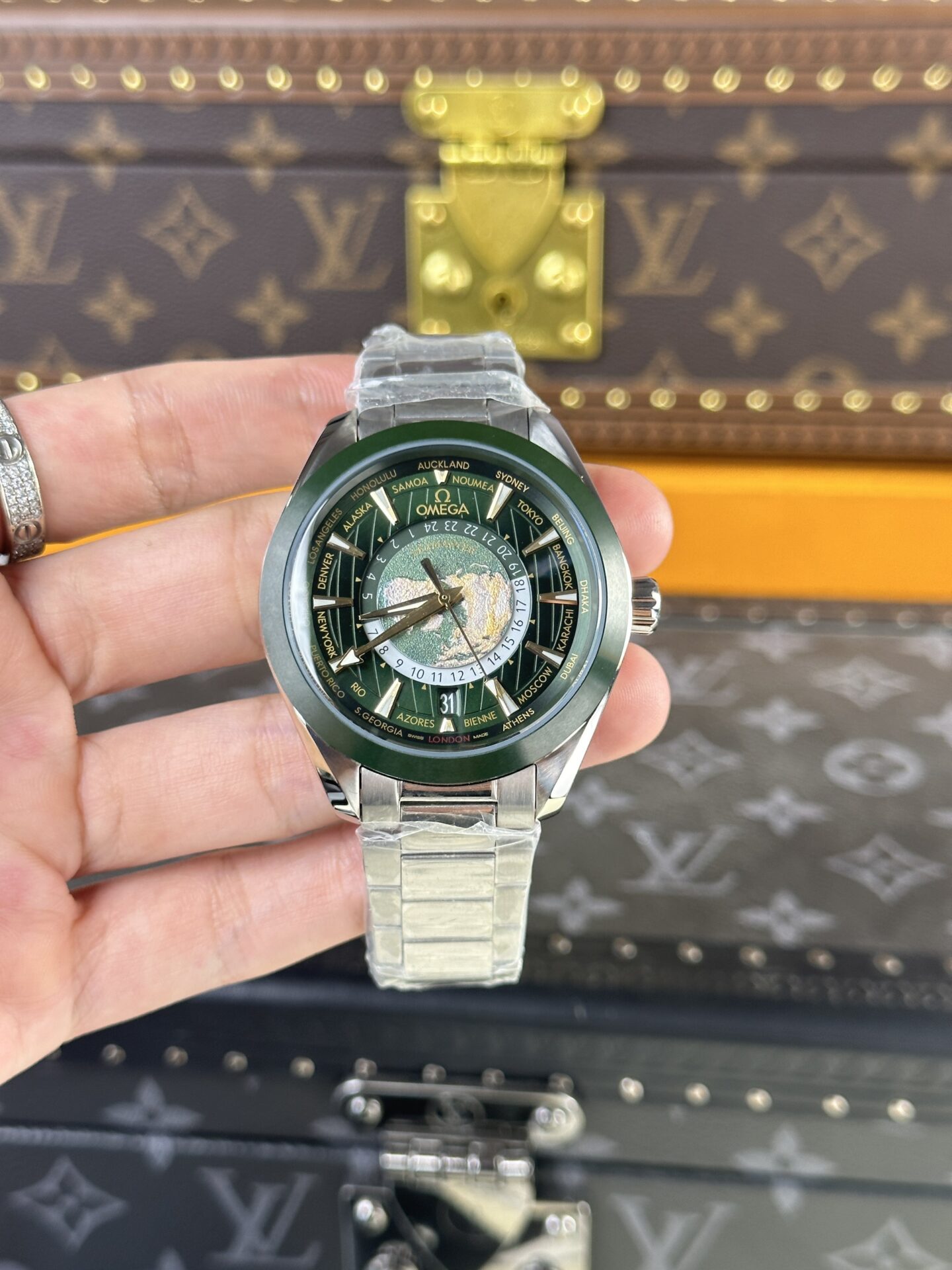 Omega Replica Watch Seamaster Aqua Terra Dial Green 43mm - Elite Watch Atelier