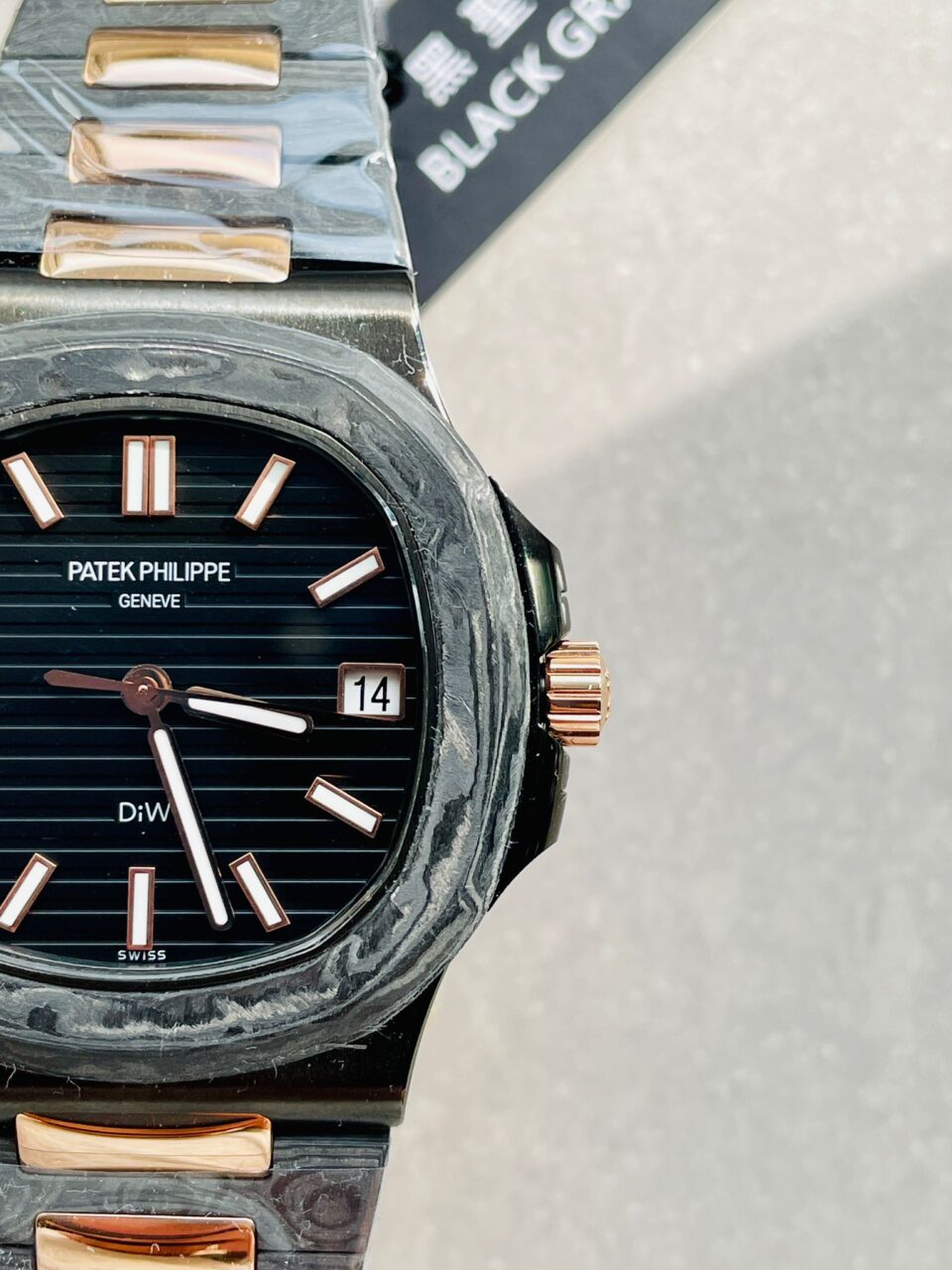 Replica PATEK PHILIPPE Nautilus 5711 DIW Carbon DIWF 1:1 Best Edition Black Textured Dial on Carbon/RG Bracelet 324CS - Top club