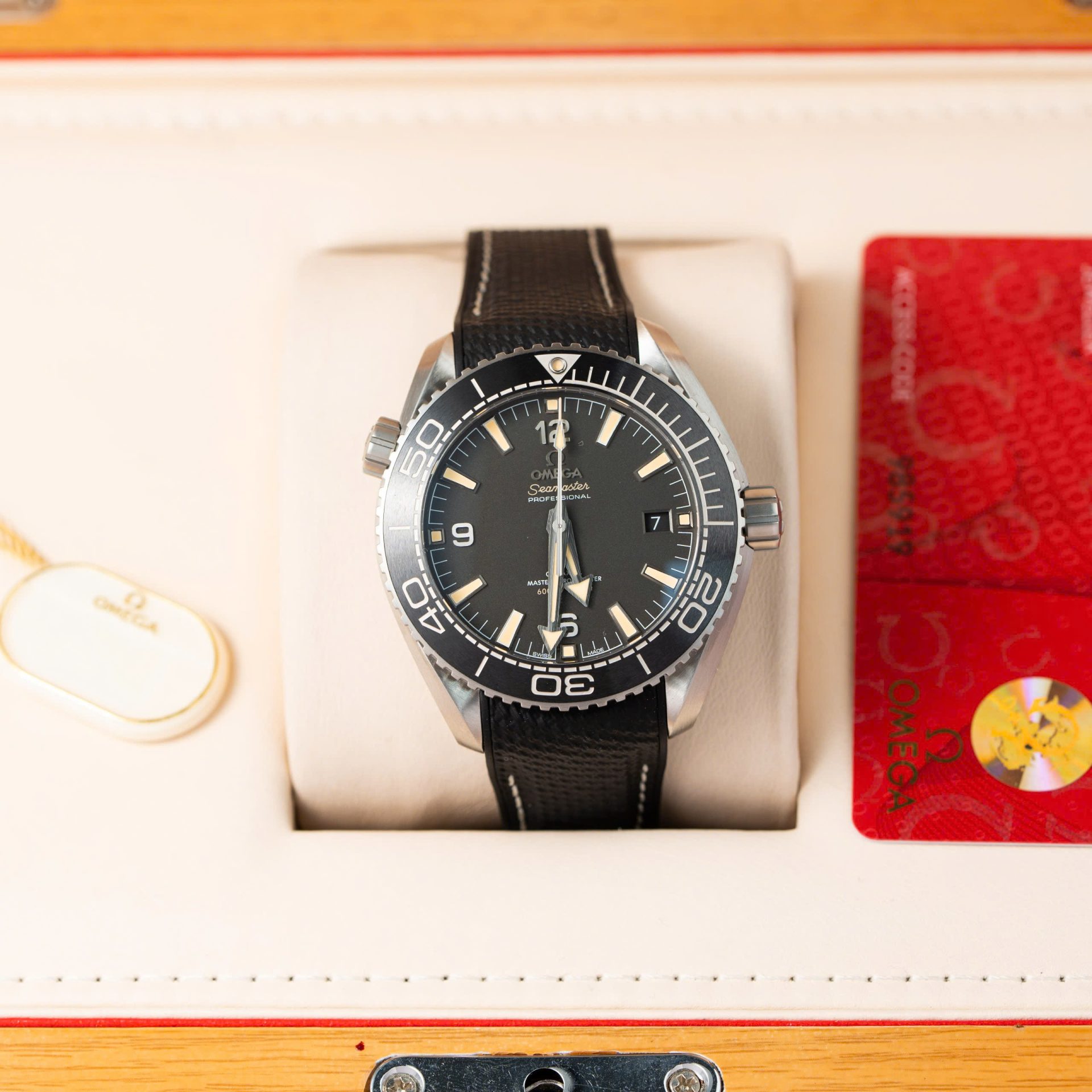 Omega Replica Watch Seamaster Planet Ocean Black Dial Rubber Strap Factory VS 43.5mm - Top club