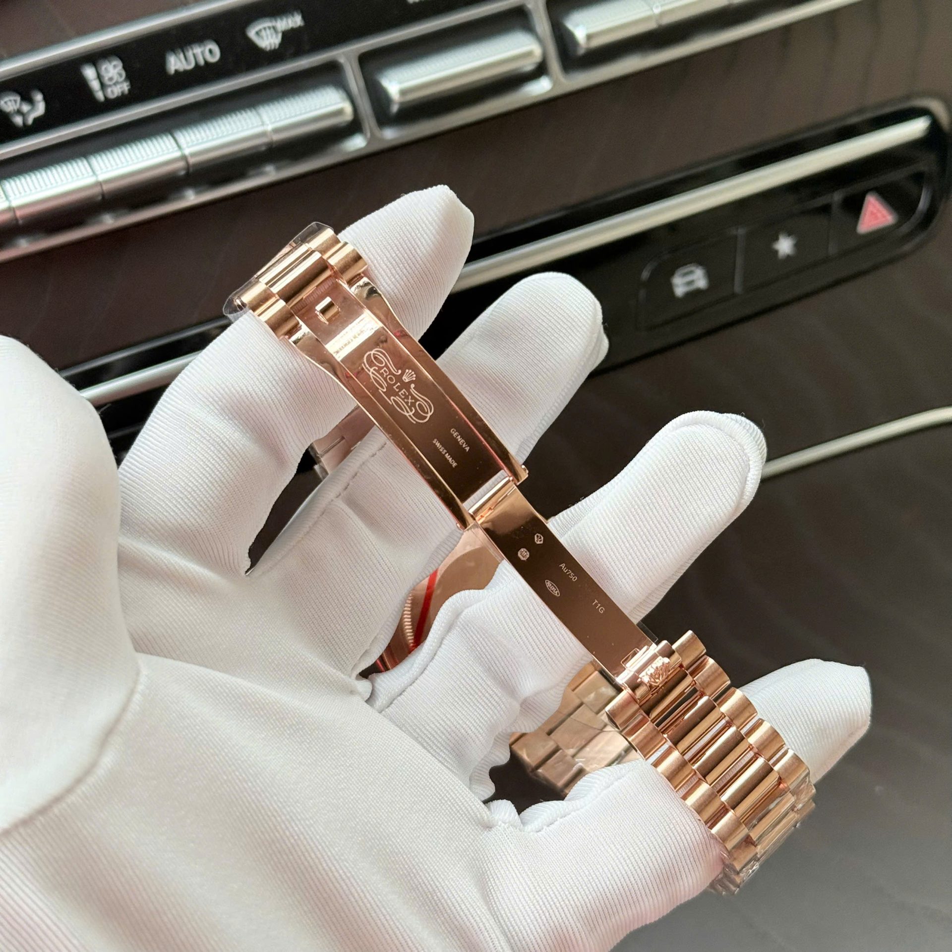 Rolex Day-Date Dial Chocolate Copies Watch 18K Gold Wrapped Weight 186Gram QF 40mm - Top club