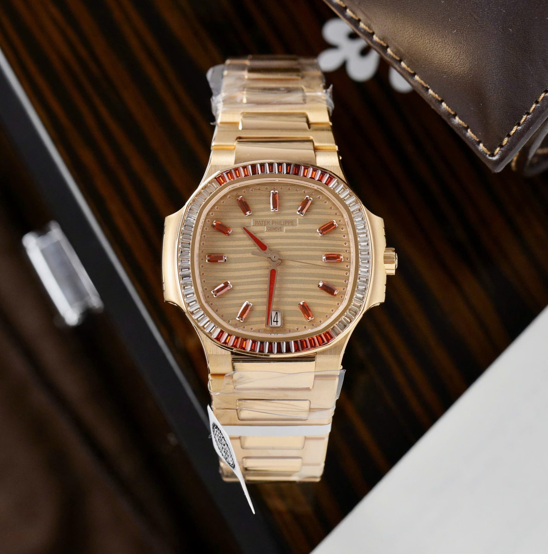 Patek Philippe Best Copies Watch Nautilus 7118-1300R 18K Gold Wrapped 35.2mm - Elite Watch Atelier