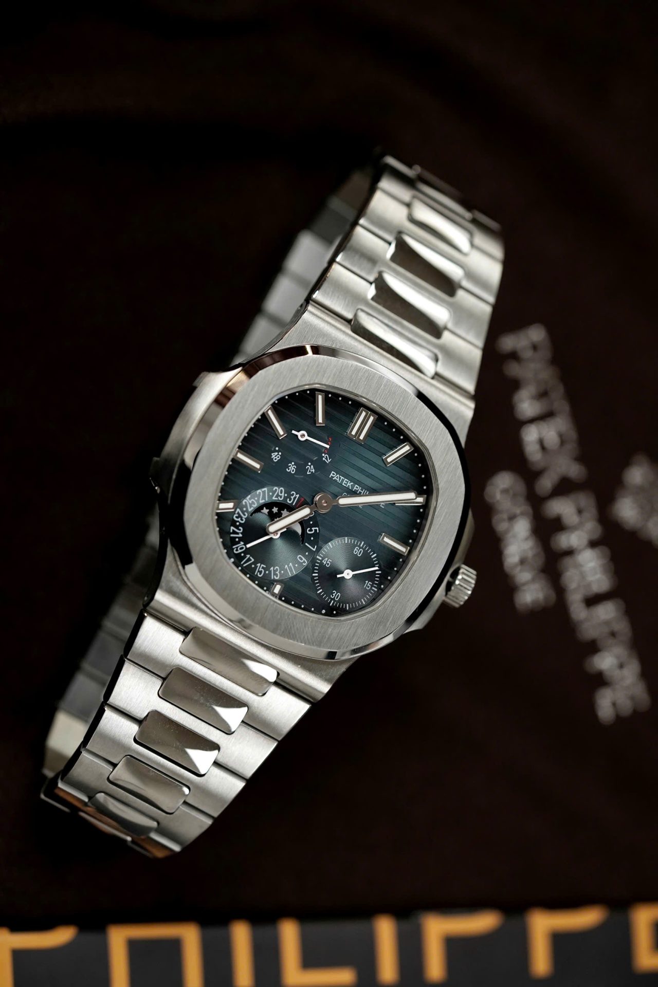 Patek Philippe Best Replica Watches Nautilus 5712 Custom Authentic Details 40mm - Top club