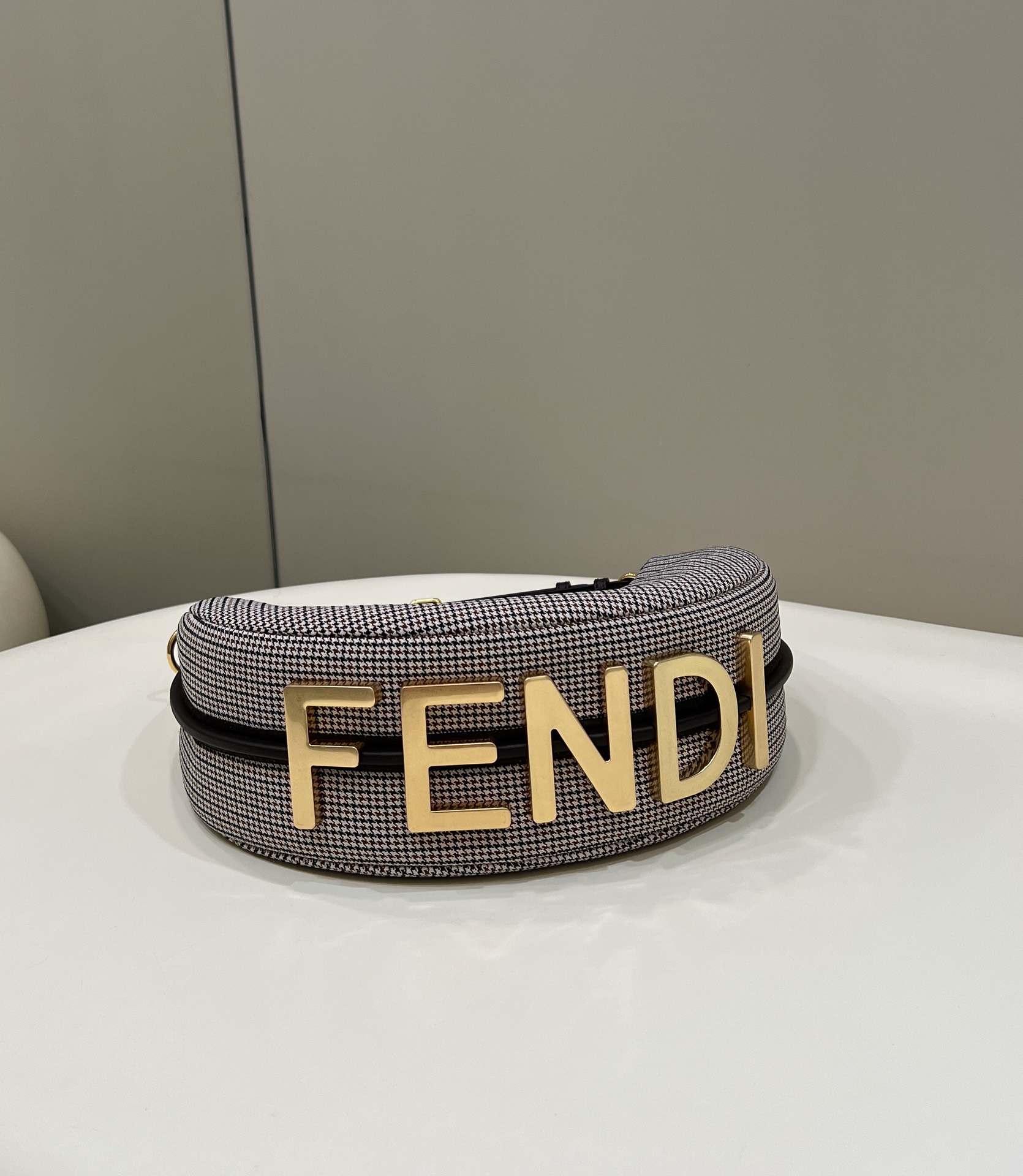 FENDIGRAPHY - Replicaclubs