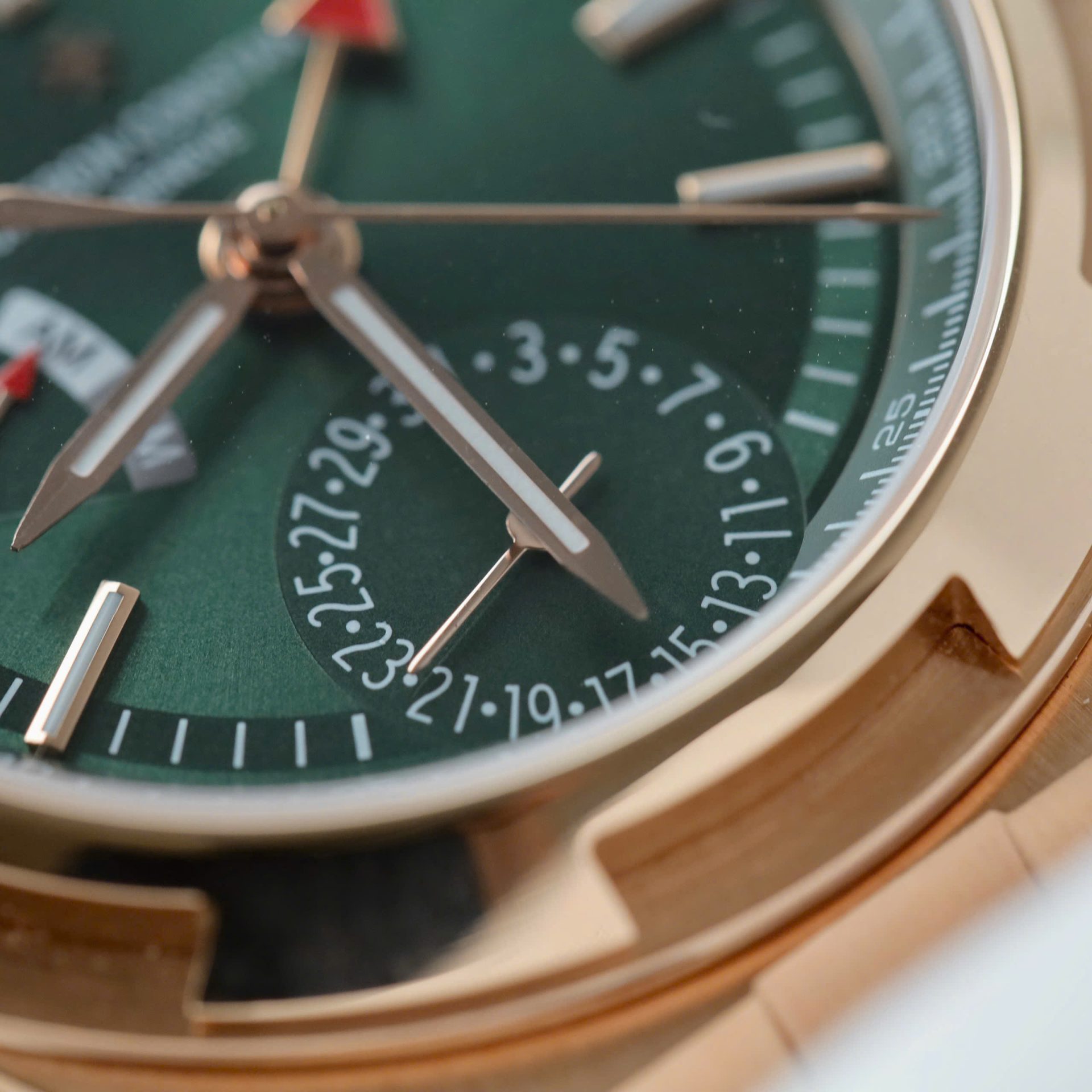 Vacheron Constantin Overseas Dual Time 7920V Replica Watch Dial Green 41mm - Top club