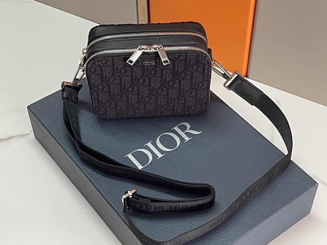 Pouch With Strap Black/Beige For Women‎ 6.5in/17cm CD 2OBBC119YSE_H03E1:1High-quality replica