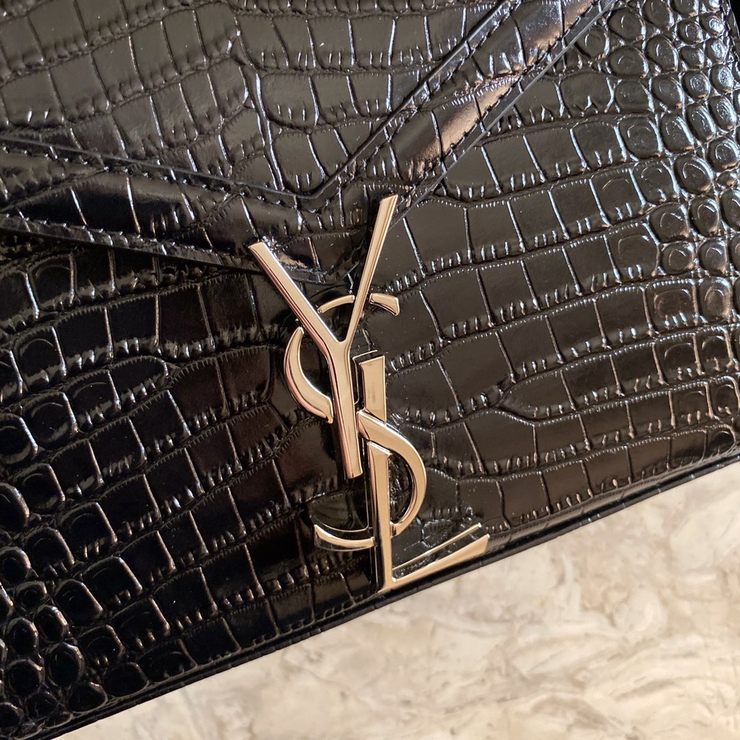 CASSANDRA MONOGRAM CLASP BAG IN MATTE PYTHON1:1High-quality replica