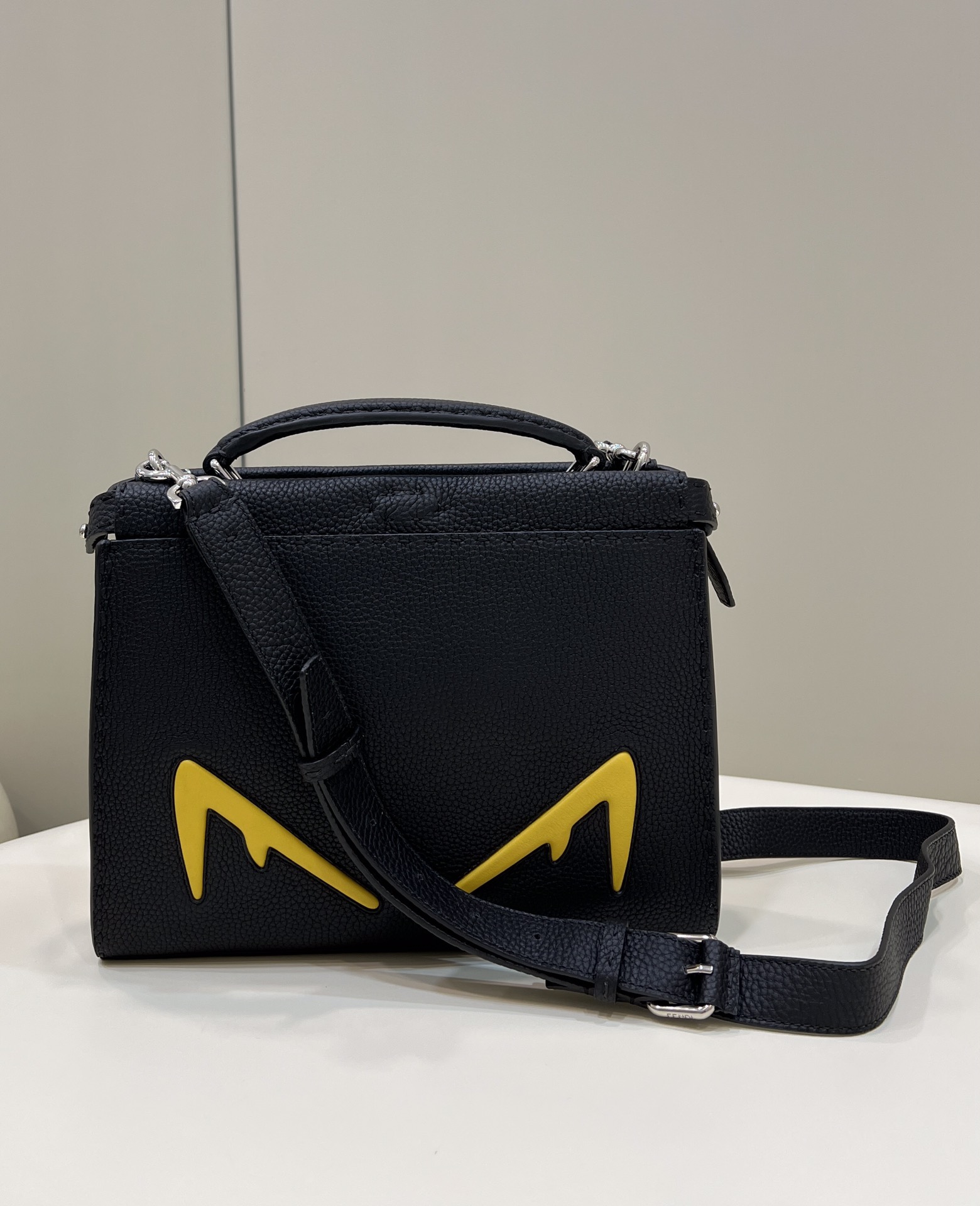 Fendi O'Lock Zipper - Replicaclubs