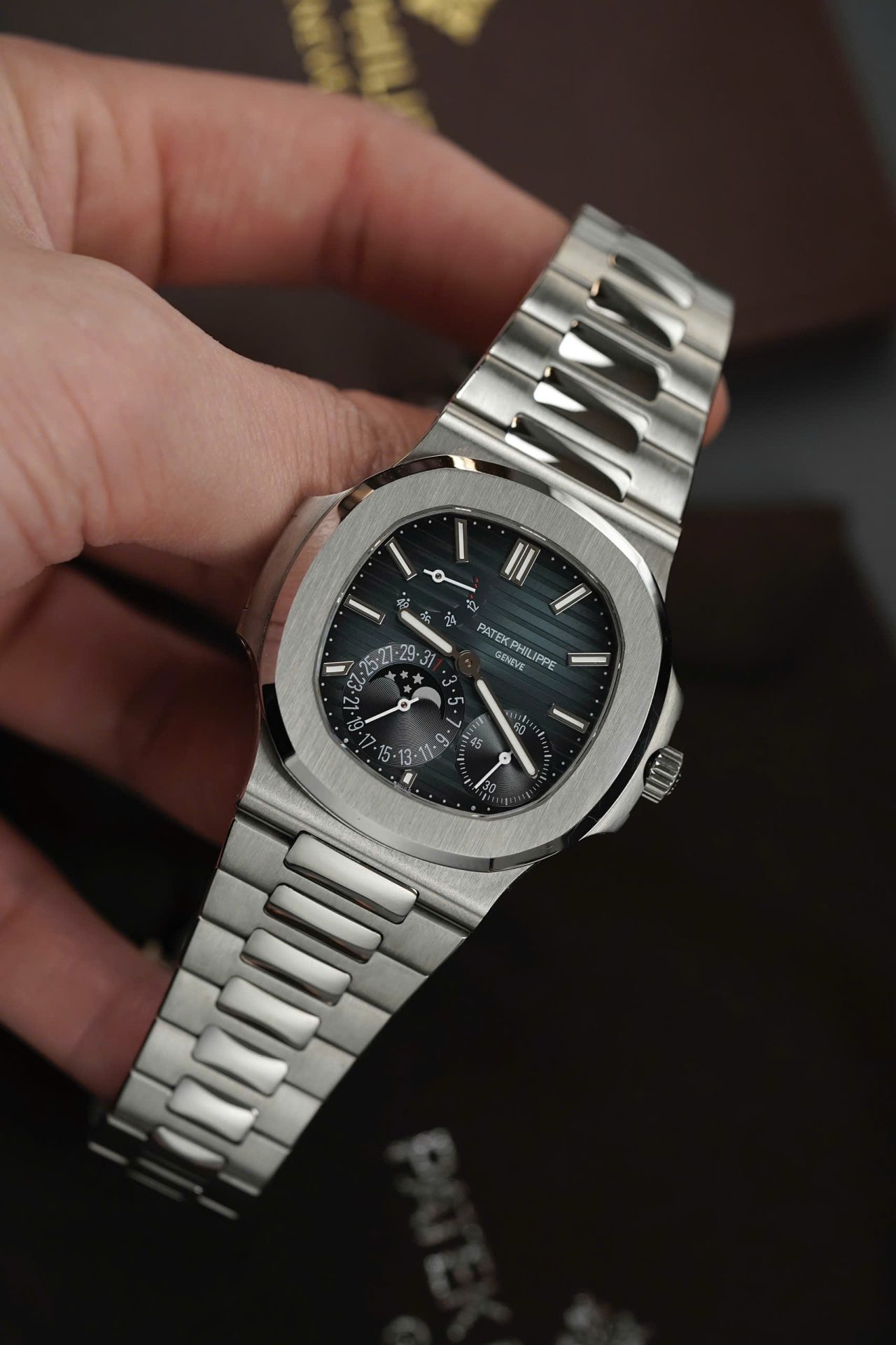 Patek Philippe Best Replica Watches Nautilus 5712 Custom Authentic Details 40mm - Elite Watch Atelier