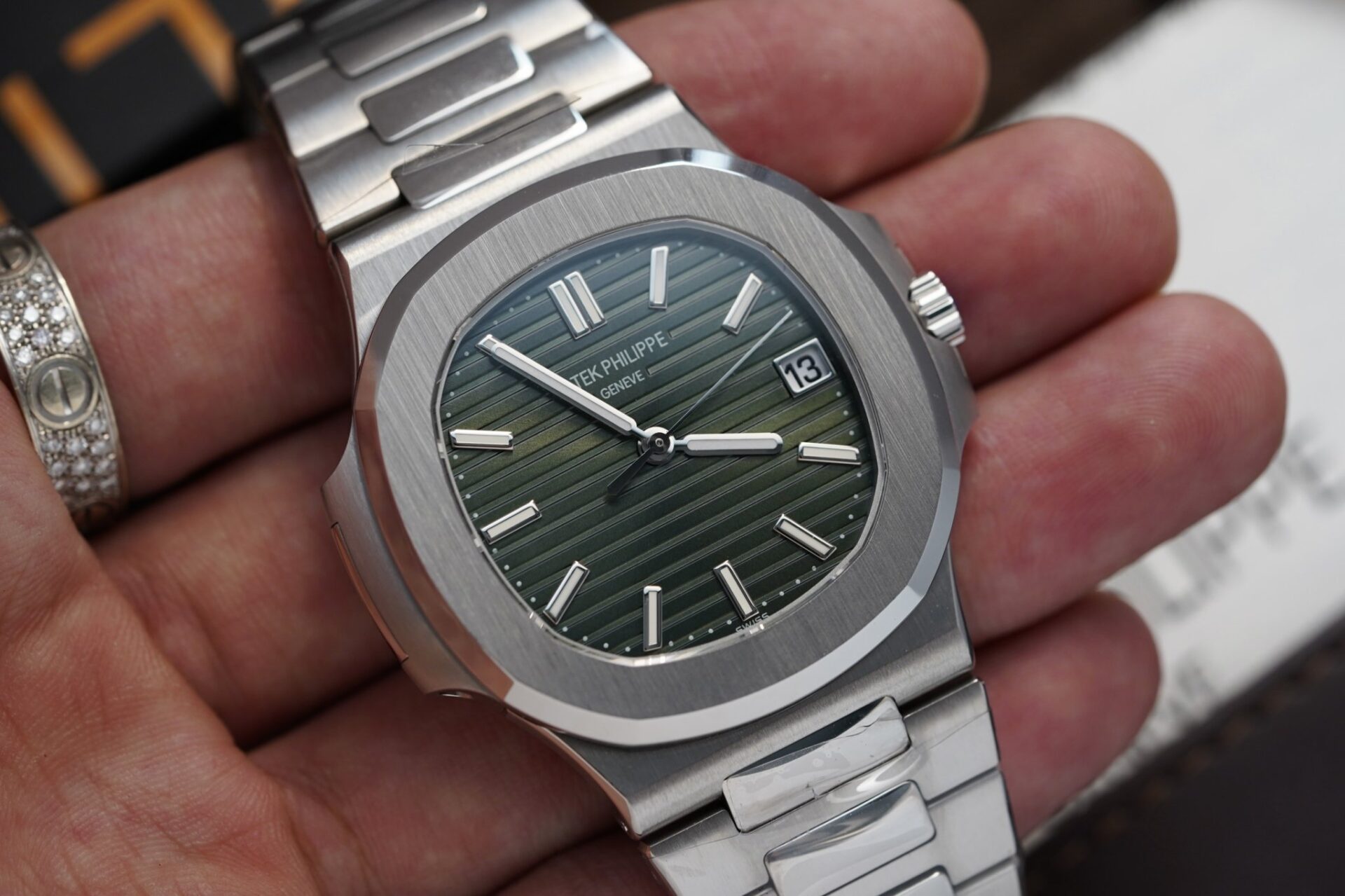 Patek Philippe Nautilus 5711 Green Dial Metal Strap Rep 1:1 Watch 3K 40mm - Top club