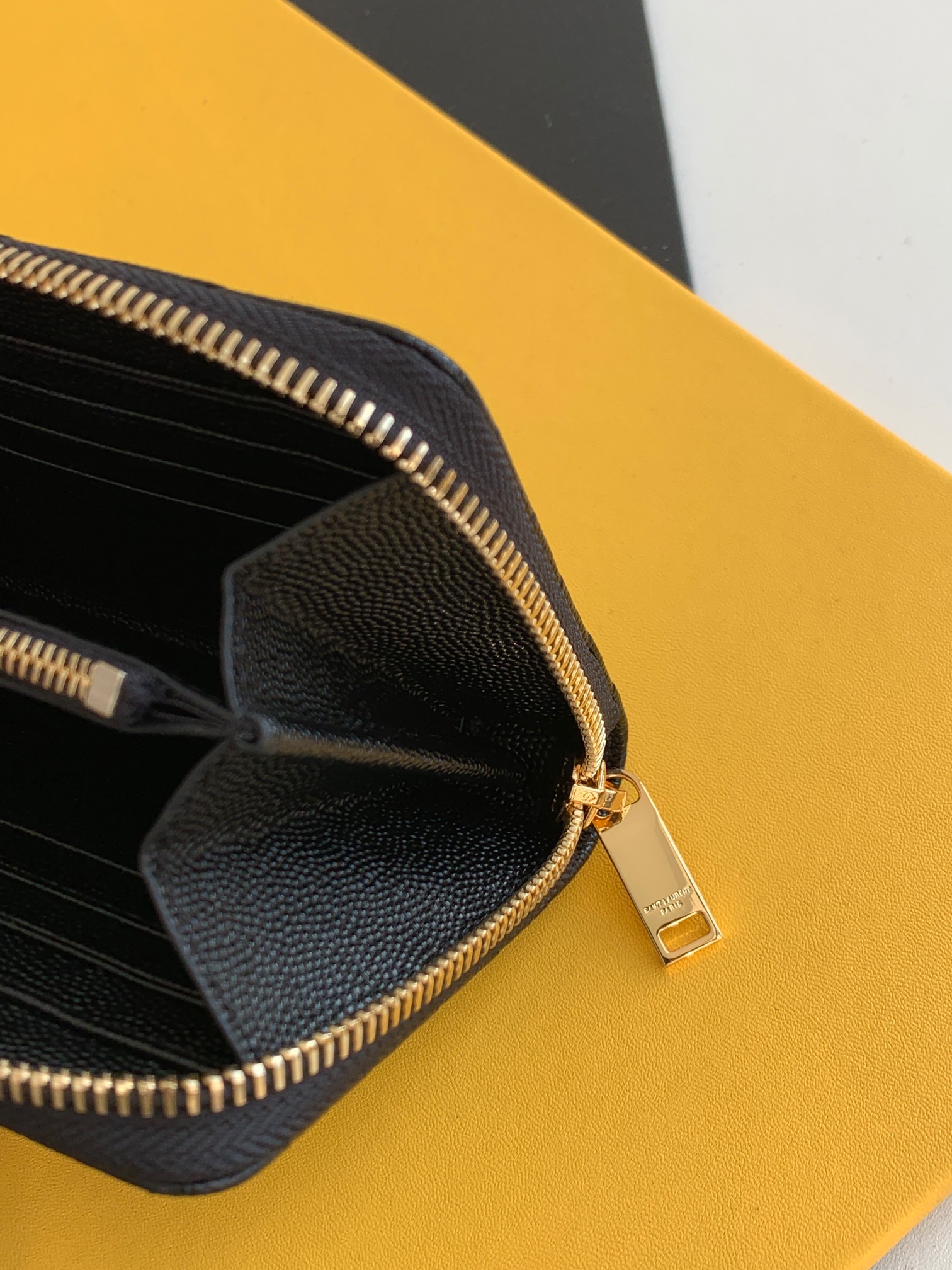 Saint Laurent MONOGRAMS PROMOTIONS1:1High-quality replica