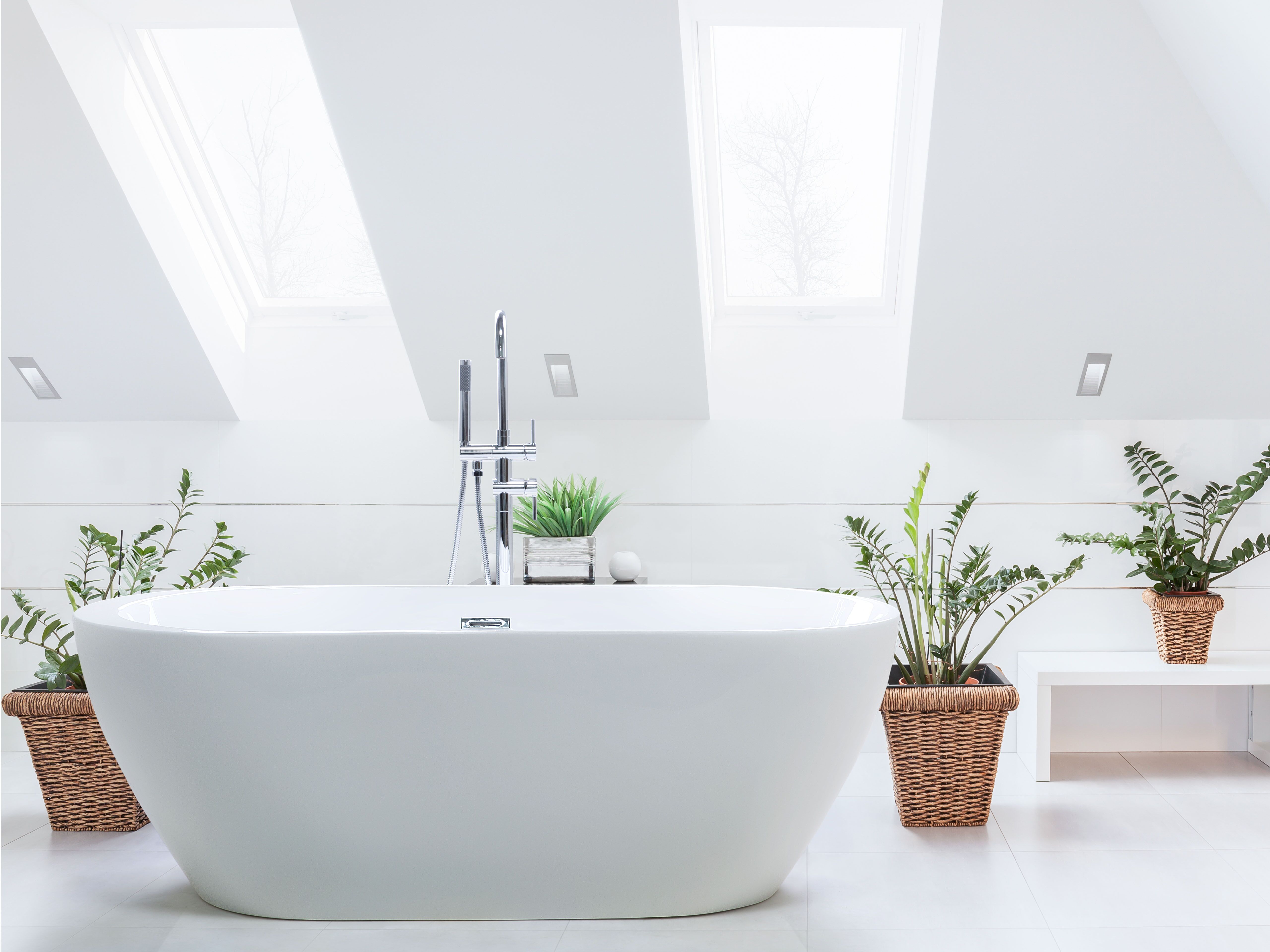 Freestanding Bathtub NEVIS 1700 x 800 mm White