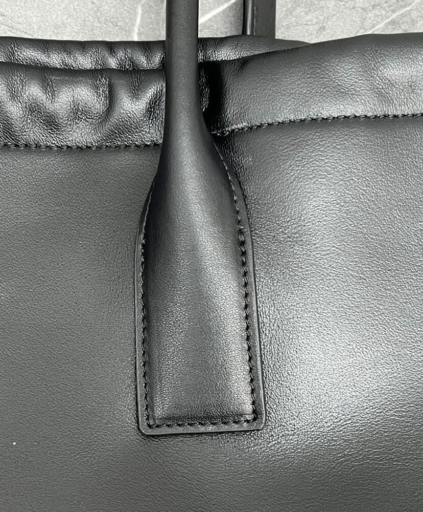 Celine Cabas Drawstring Cuir Triomphe In Smooth Calfskin Black1:1High-quality replica