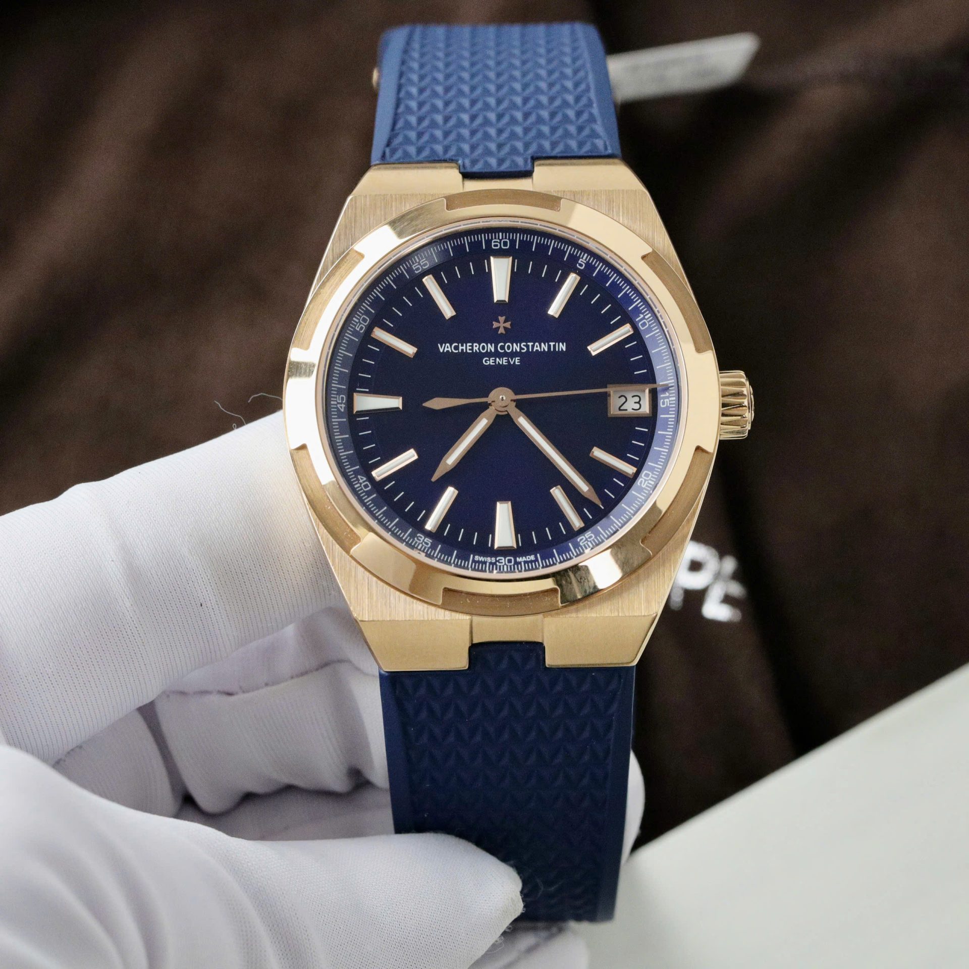 Vacheron Constantin Overseas 4500V Dial Blue Best Replica Watch Gold Wrapped 41mm - Elite Watch Atelier