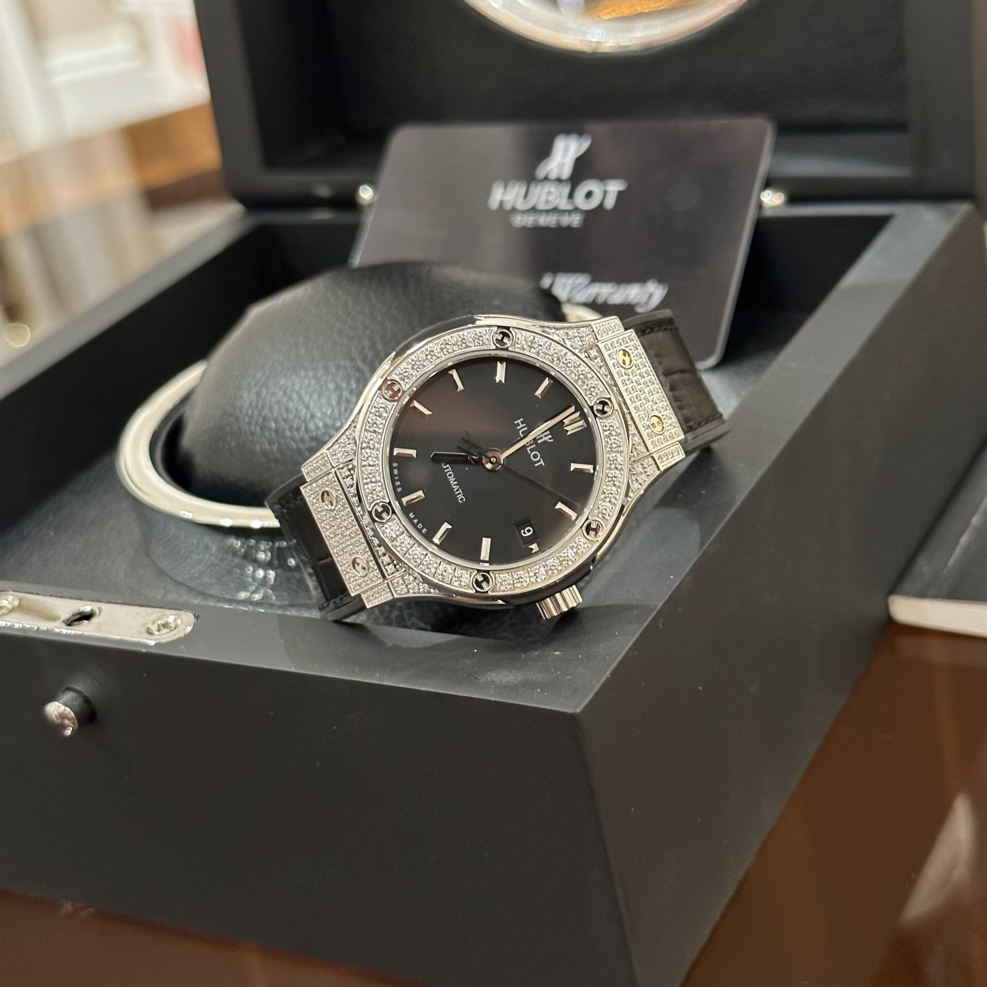 Hublot Classic Fusion Rep 1:1 Watch With Diamond Bezel Black HB Factory 38mm - Top club