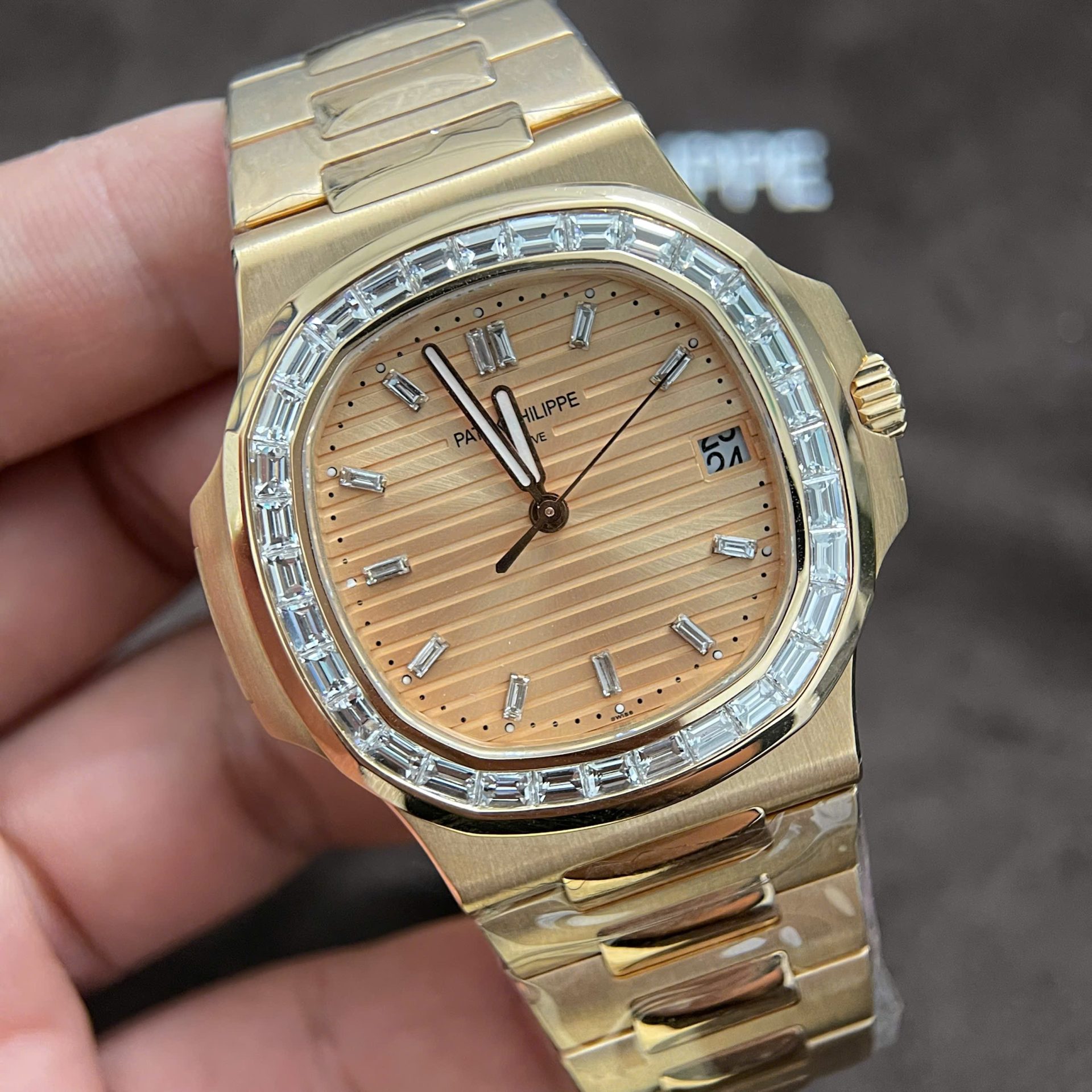 Patek Philippe Nautilus 5723 Replica Watches Custom Solid Rose Gold 18K And Diamonds Natural 40mm - Top club