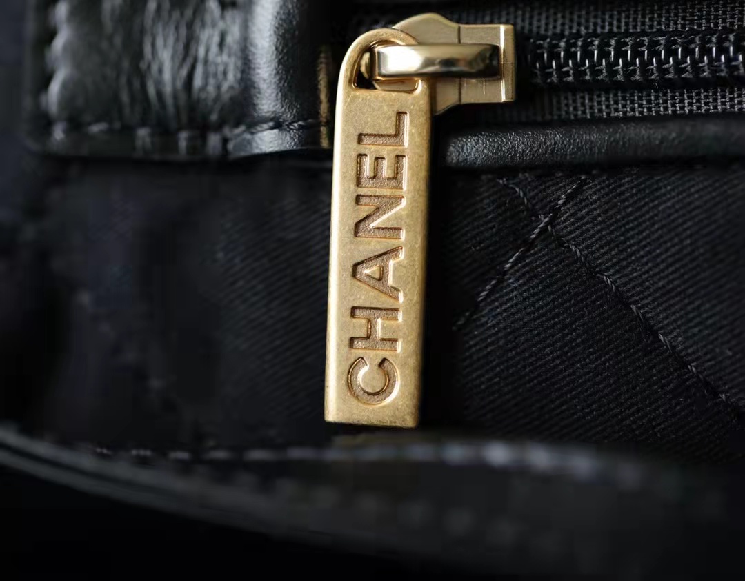 Chanel 22 Medium