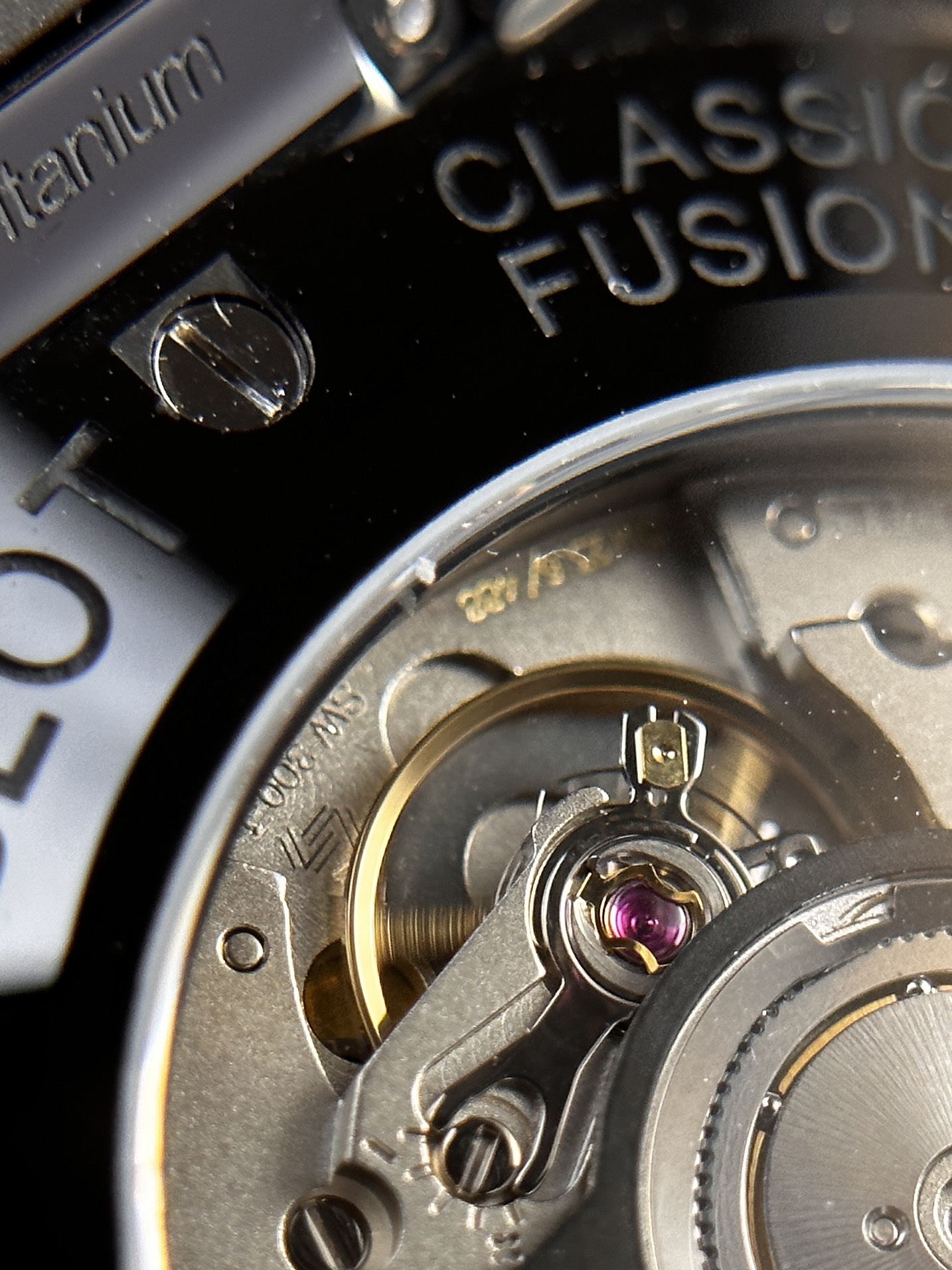 Hublot Classic Fusion Ceramic Replica Watch With Stone Swarovski Refined 42mm - Top club