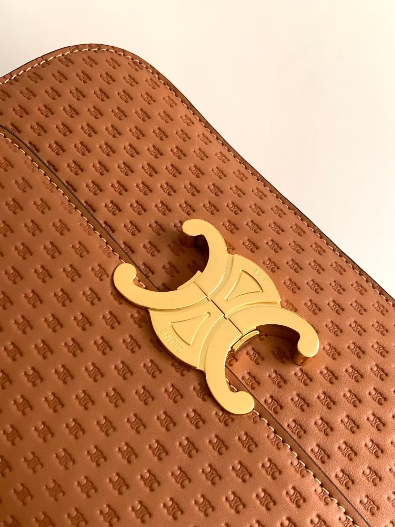 CELINE TRIOMPHE Box Embossed HandBag1:1High-quality replica