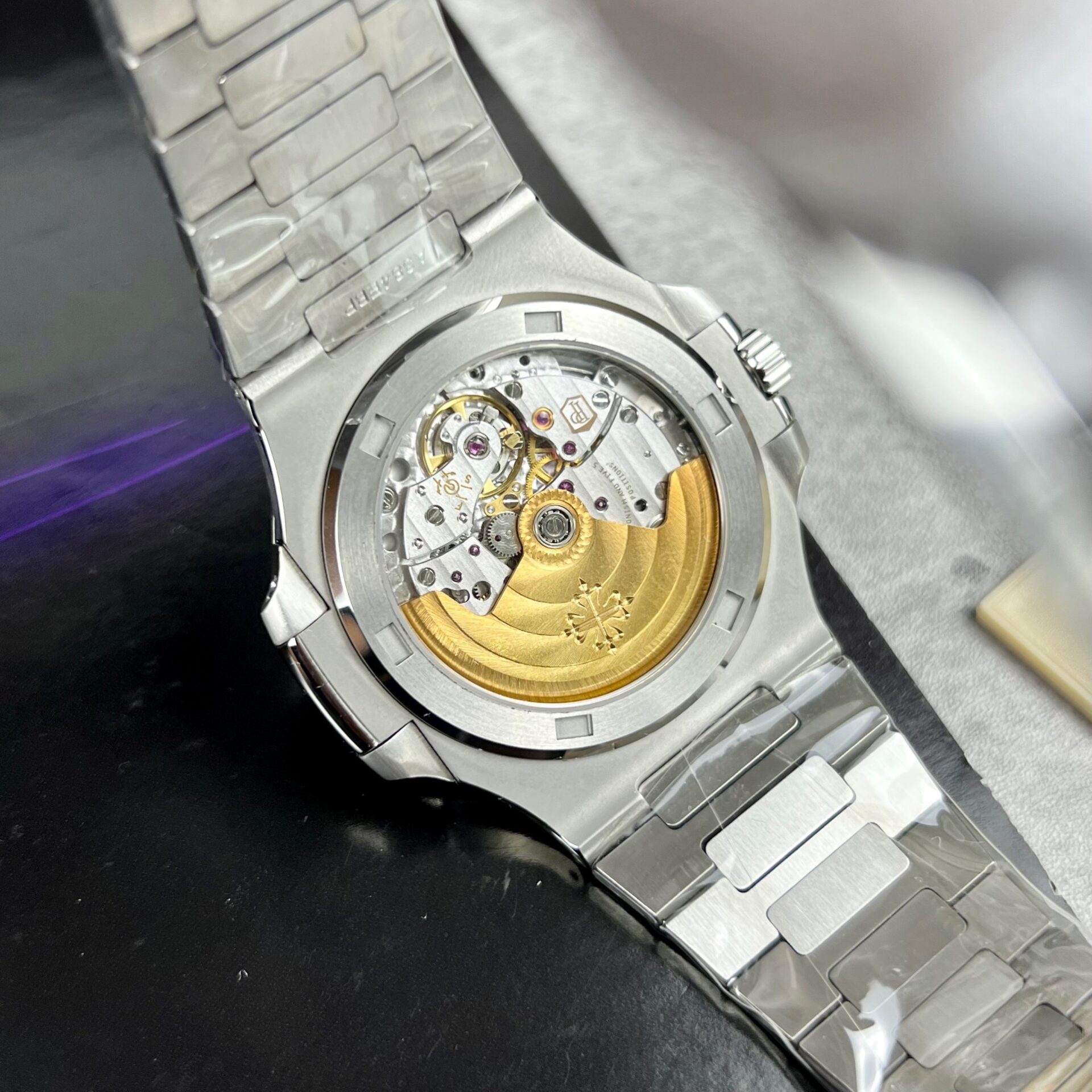 Patek Philippe Replica Watch Nautilus 5723 White Dial Metal Wire 40mm - Top club