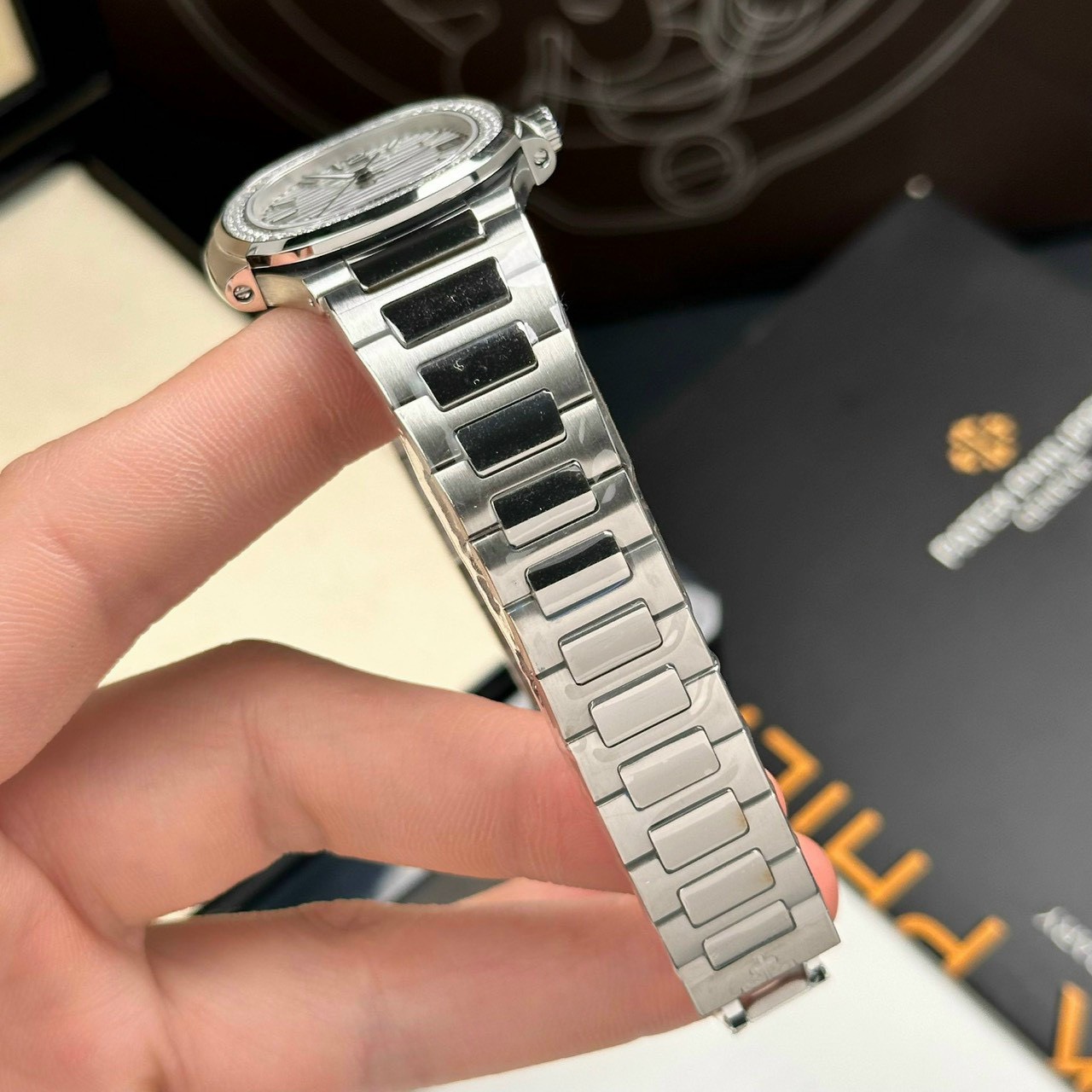 Patek Philippe Replica 1:1 Watch Nautilus 7010 Highest Quality for Women 32mm - Top club