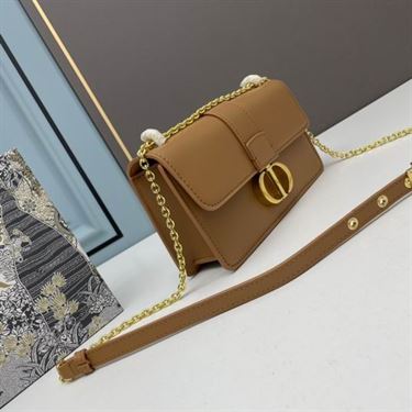 30 Montaigne East-West bag with chain Hazelnut Calfskin – DB0381:1High-quality replica