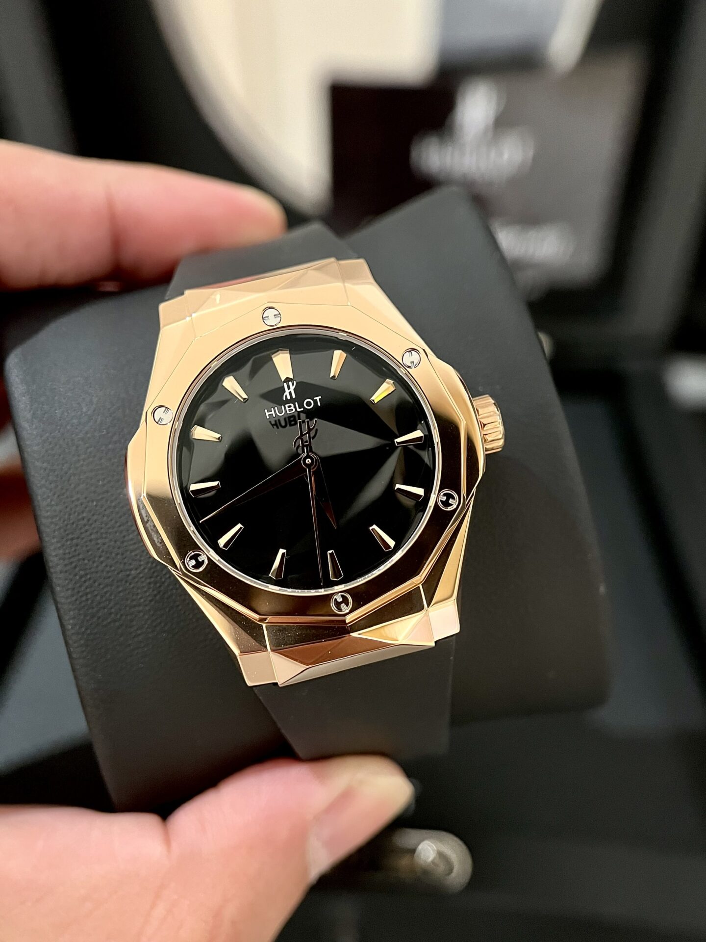Hublot Replica Watch Orlinski King Gold Black Dial APS Factory 40mm - Elite Watch Atelier