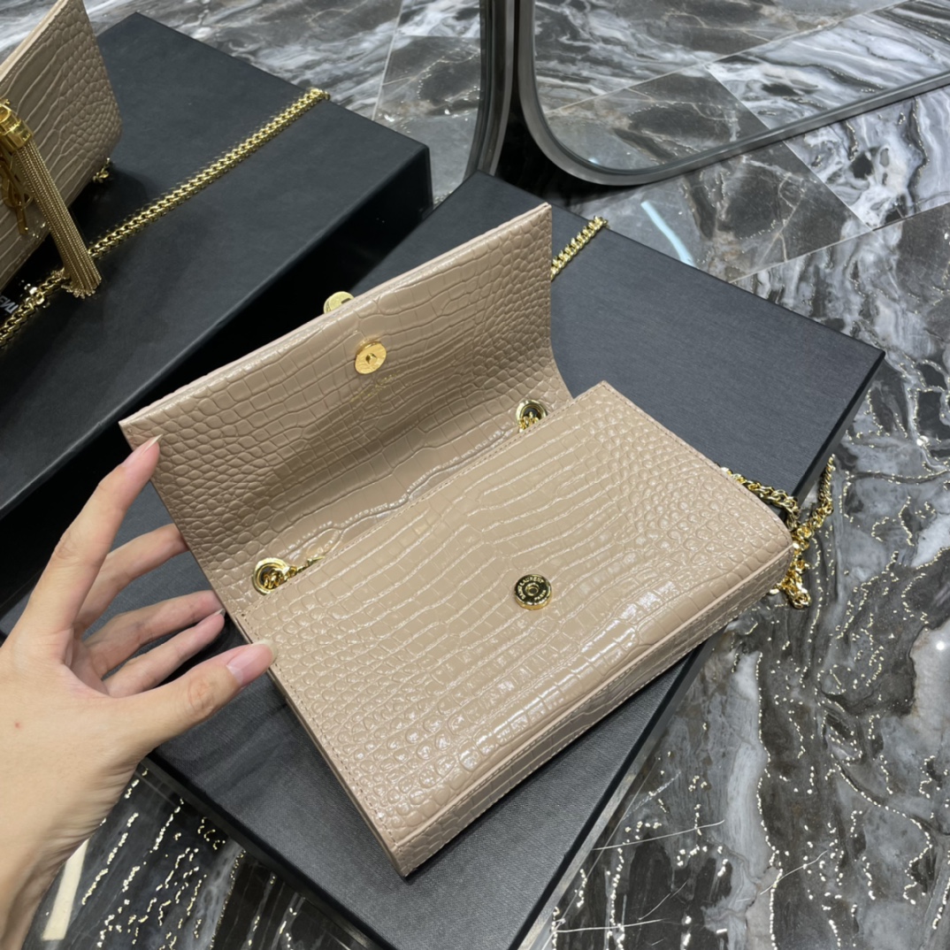 KATE SMALL CHAIN BAG IN GRAIN DE POUDRE EMBOSSED LEATHER1:1High-quality replica